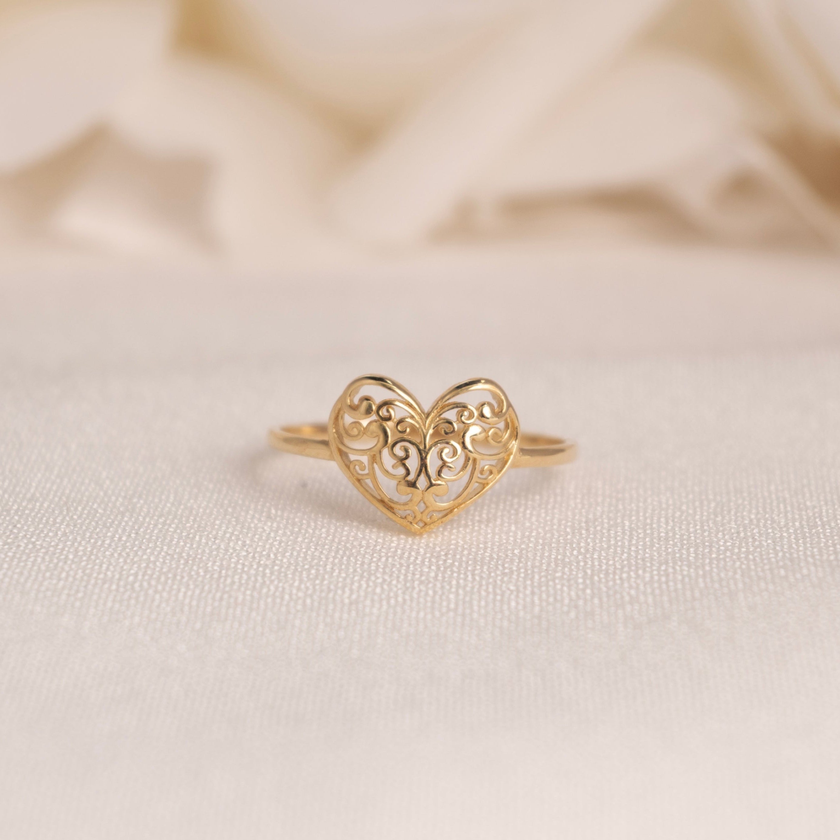 14k Filigree Heart Ring
