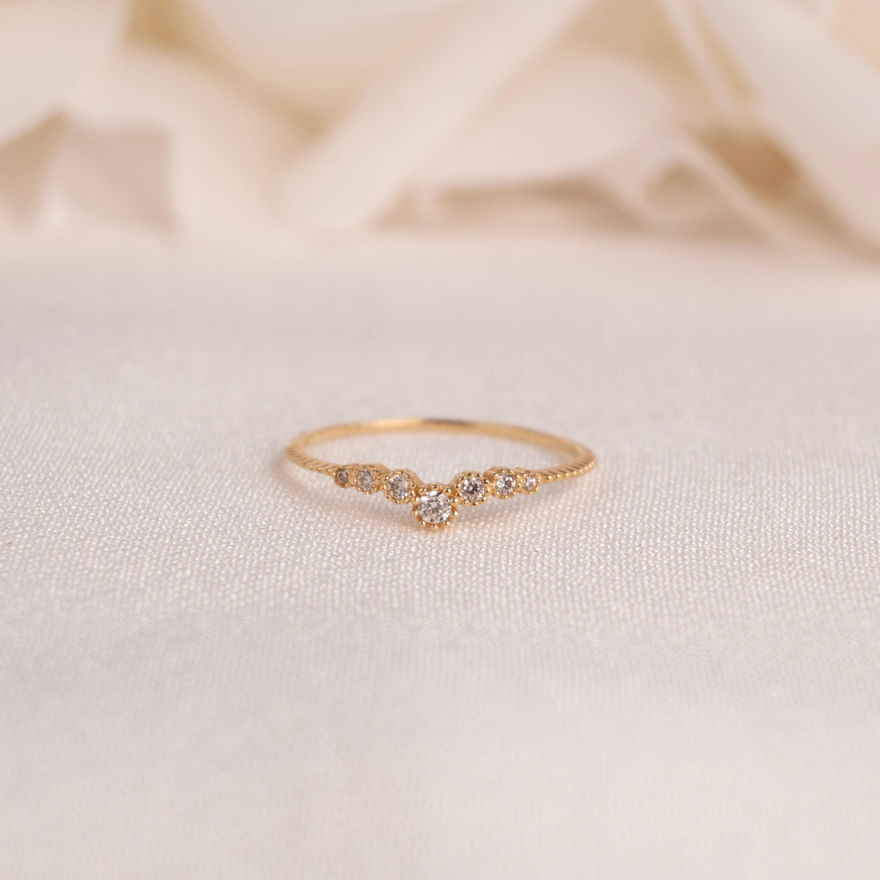 14k CZ V Ring