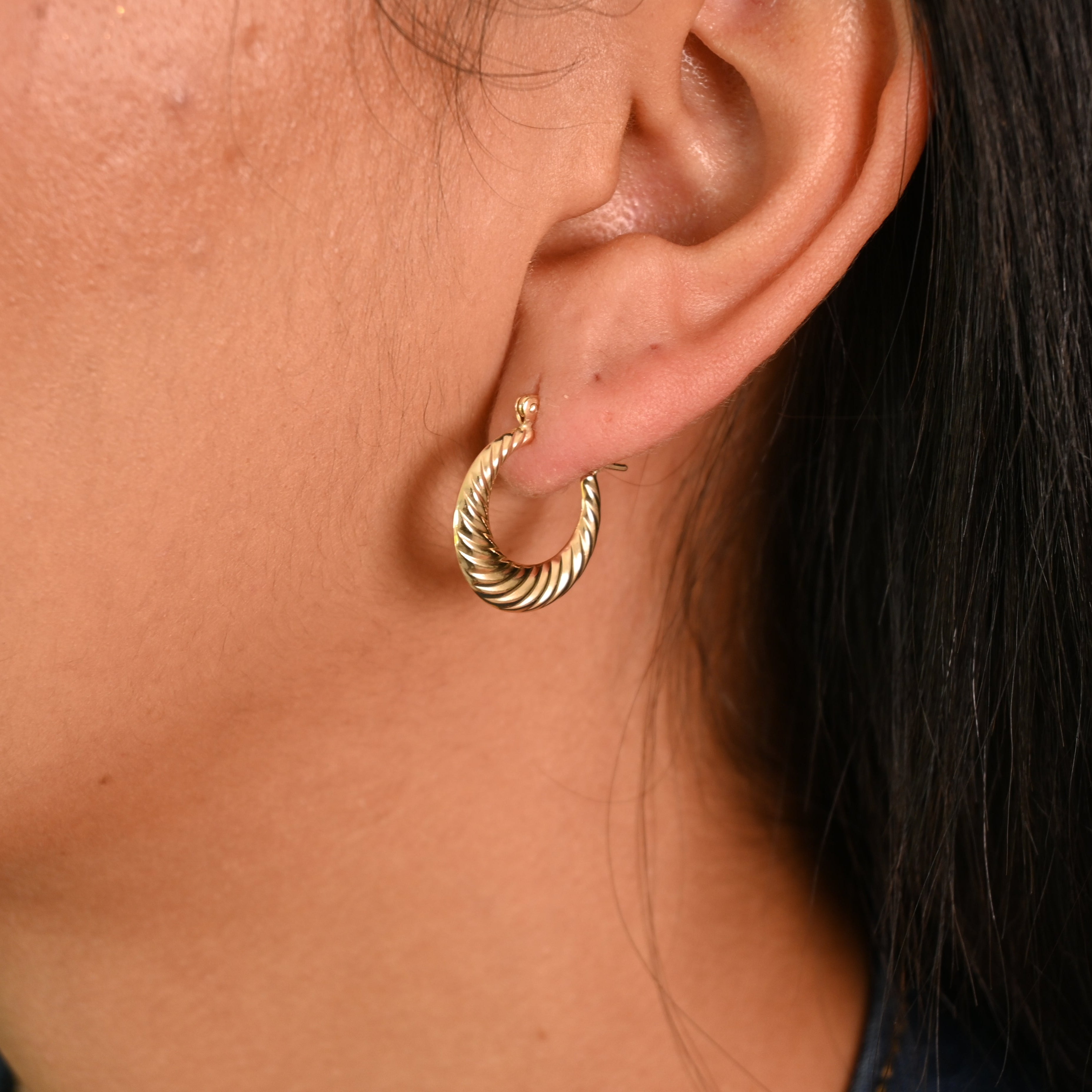 14k Round Shrimp Hoop Earrings