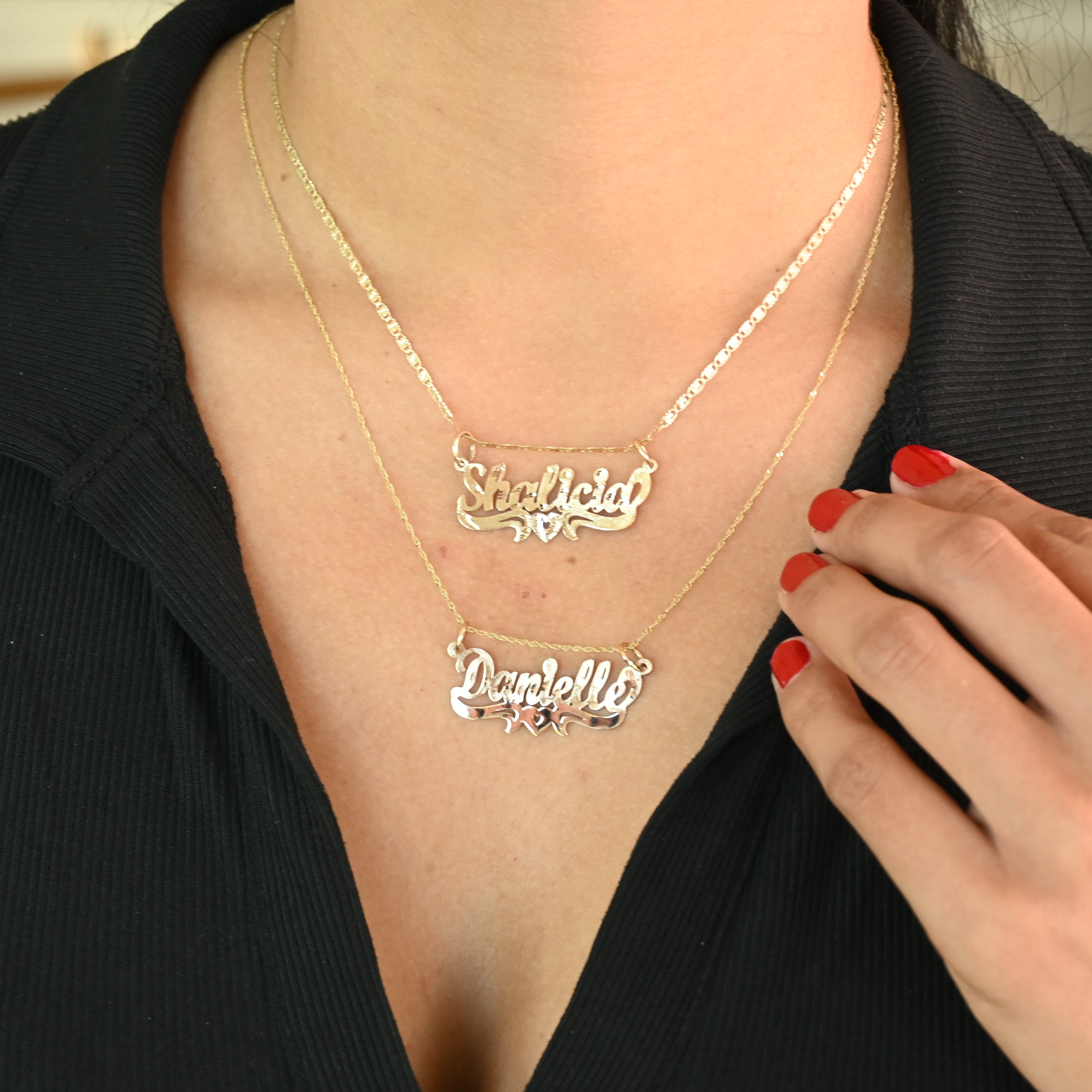 Placa de identificación personalizada con forma de corazón en oro macizo de 14 quilates