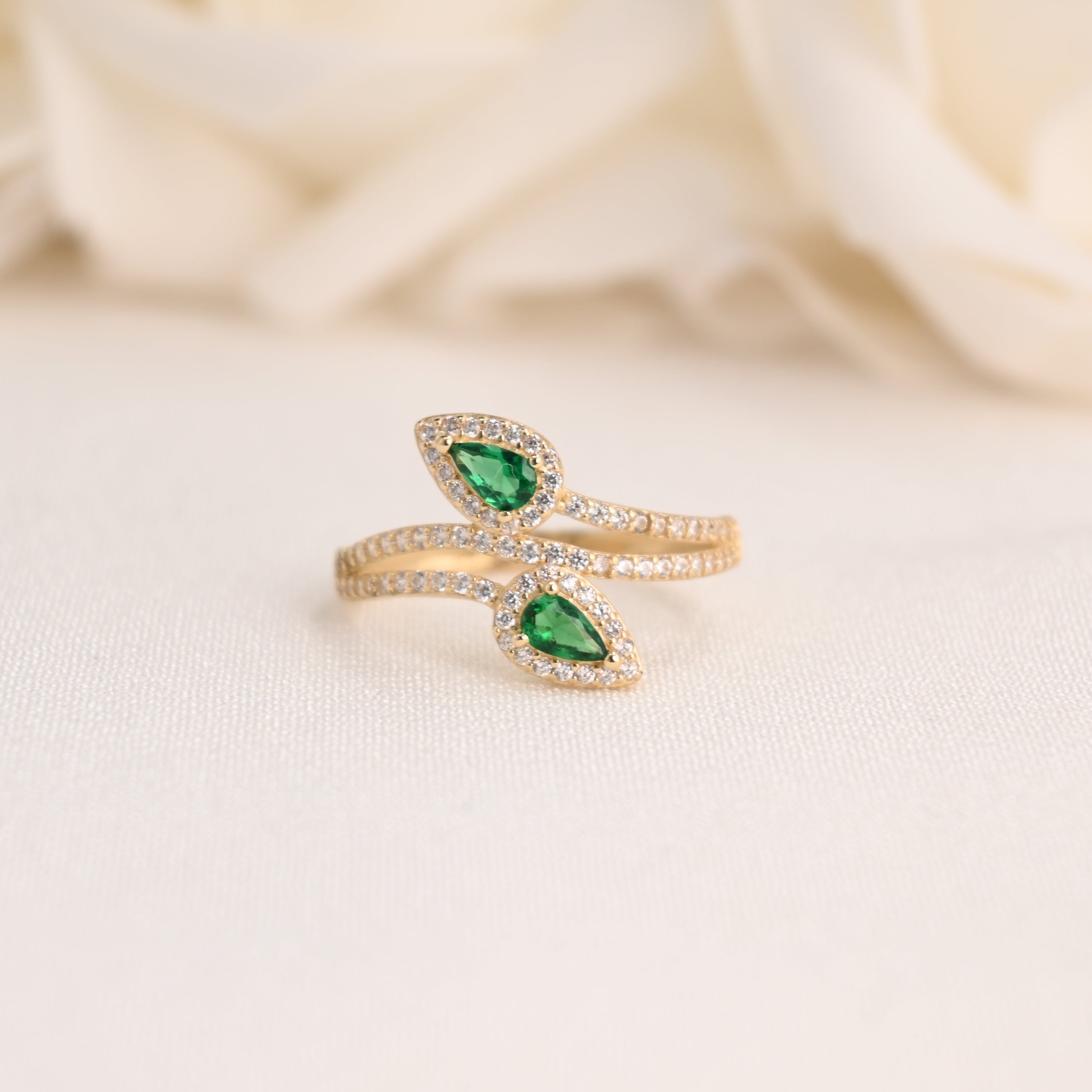 14k Simulated Emerald Ring