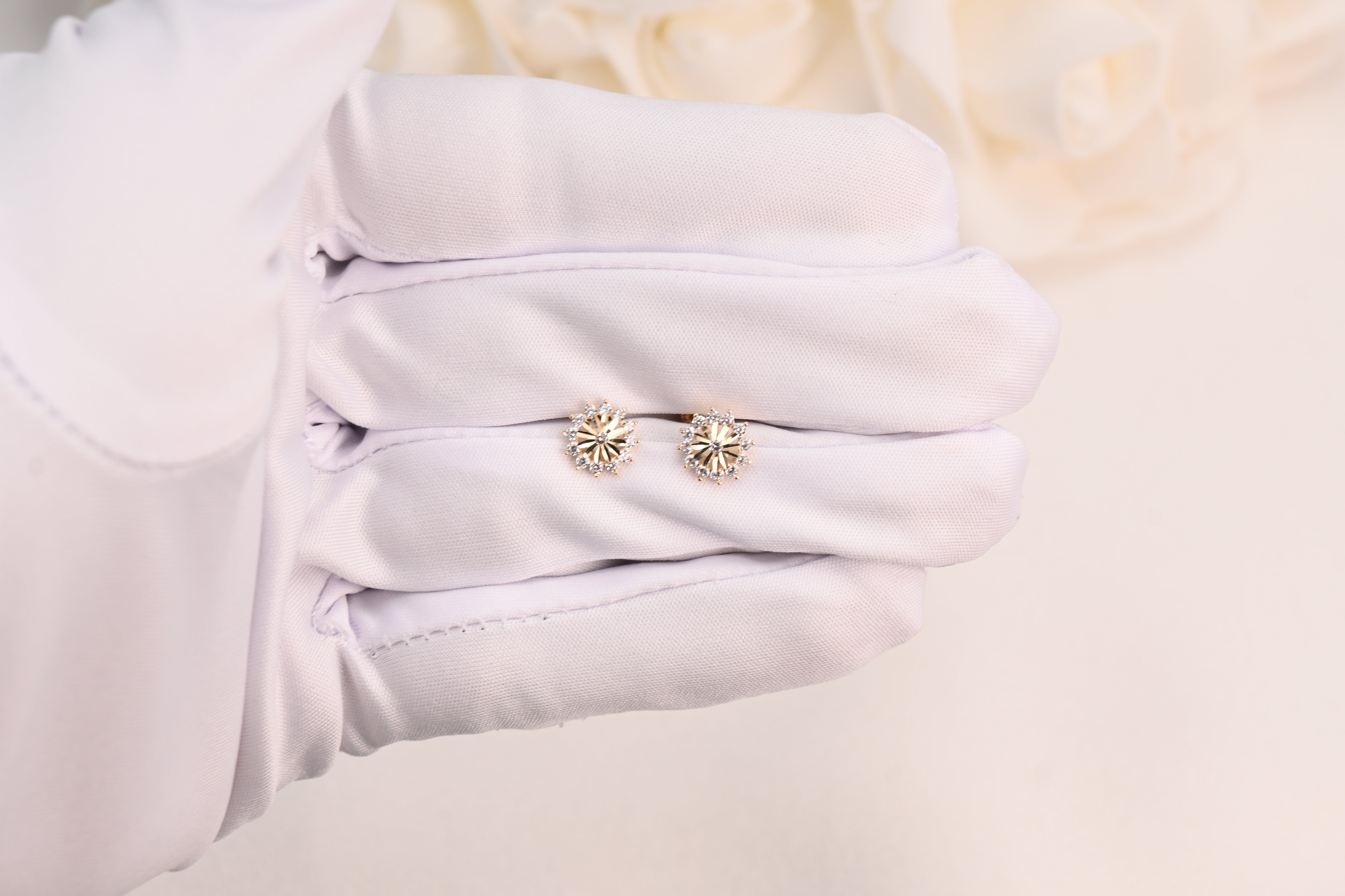 14k Radiant Sunburst Stud Earrings