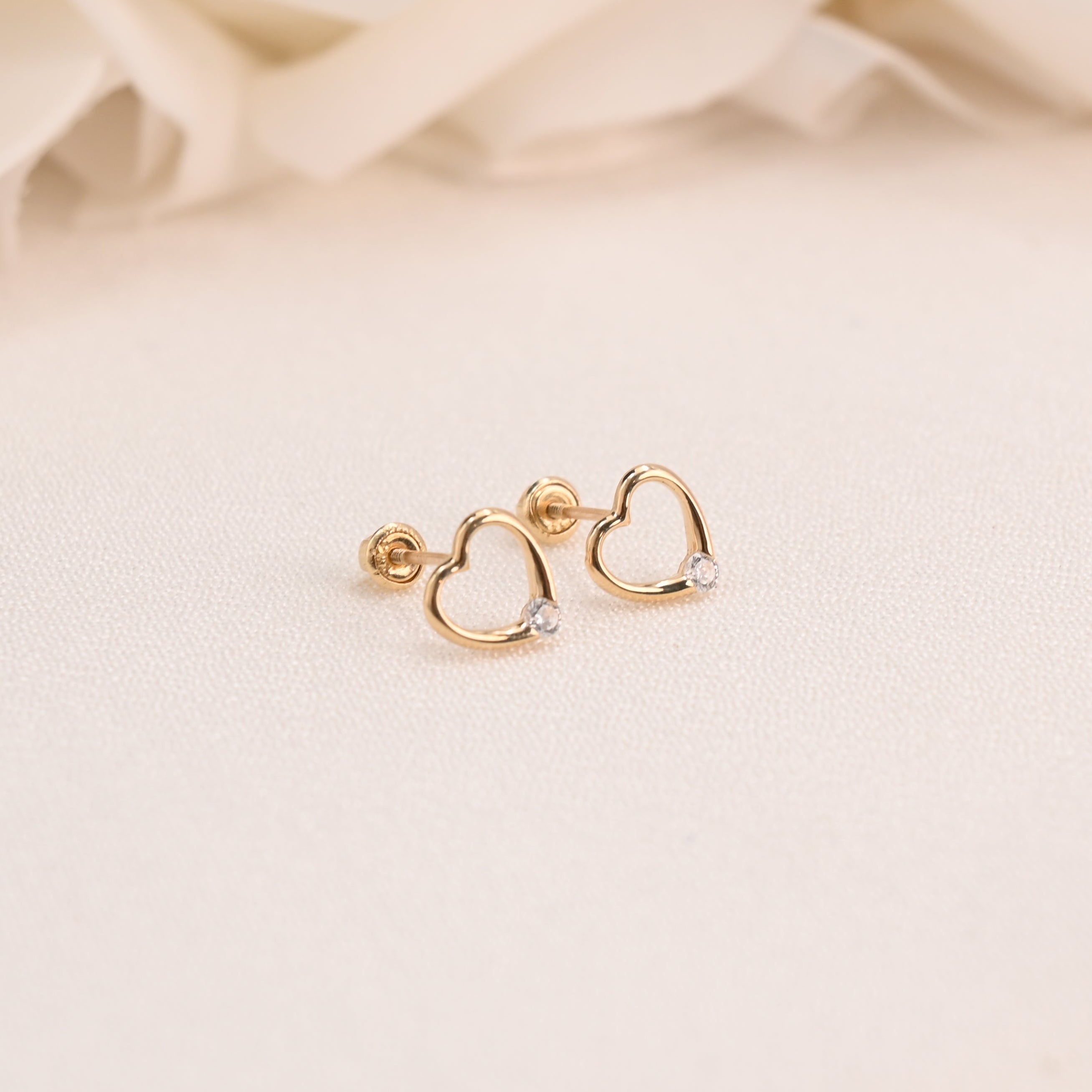 14k Hollow Heart Stud Earrings