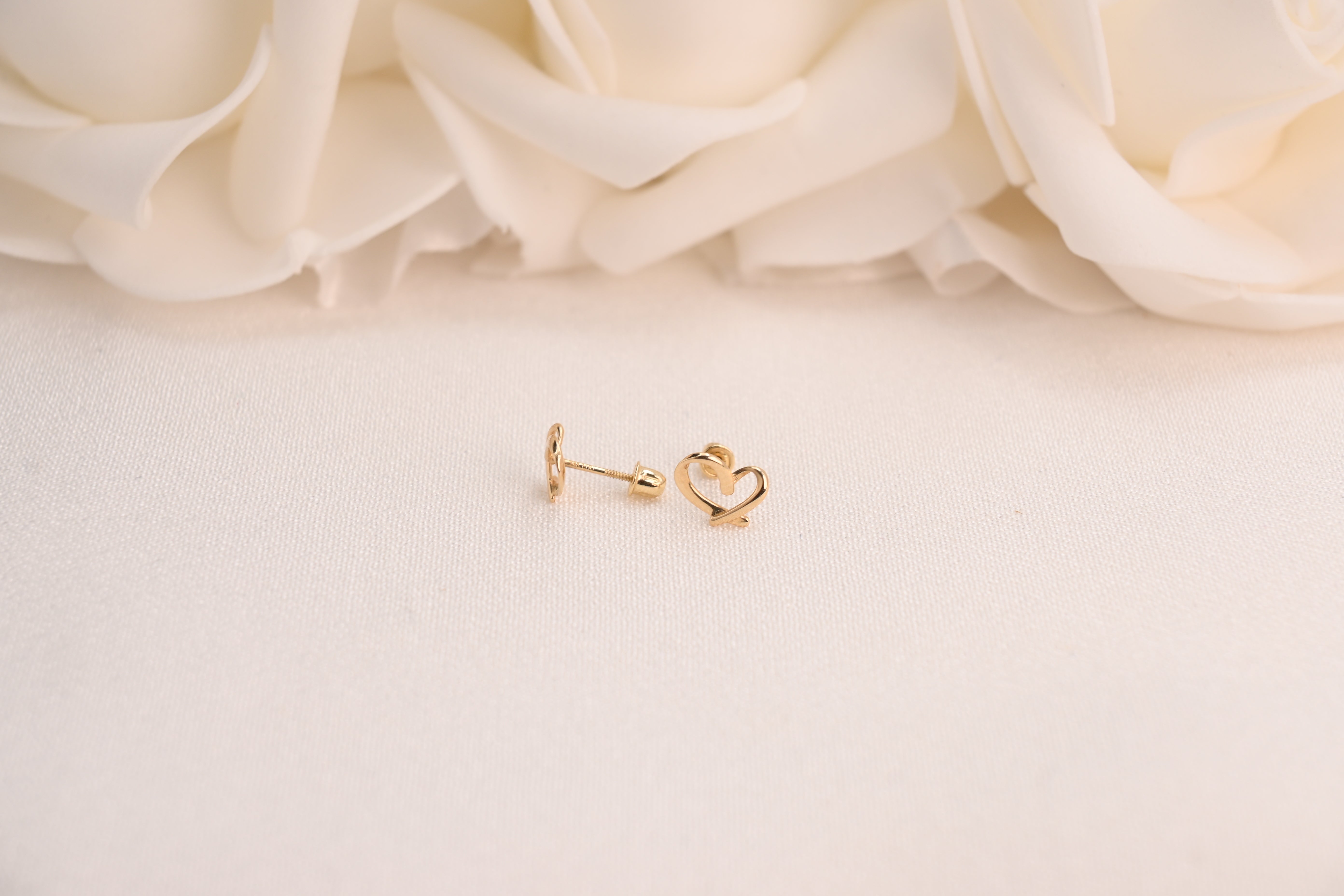 14k Swirl Heart Stud Earrings