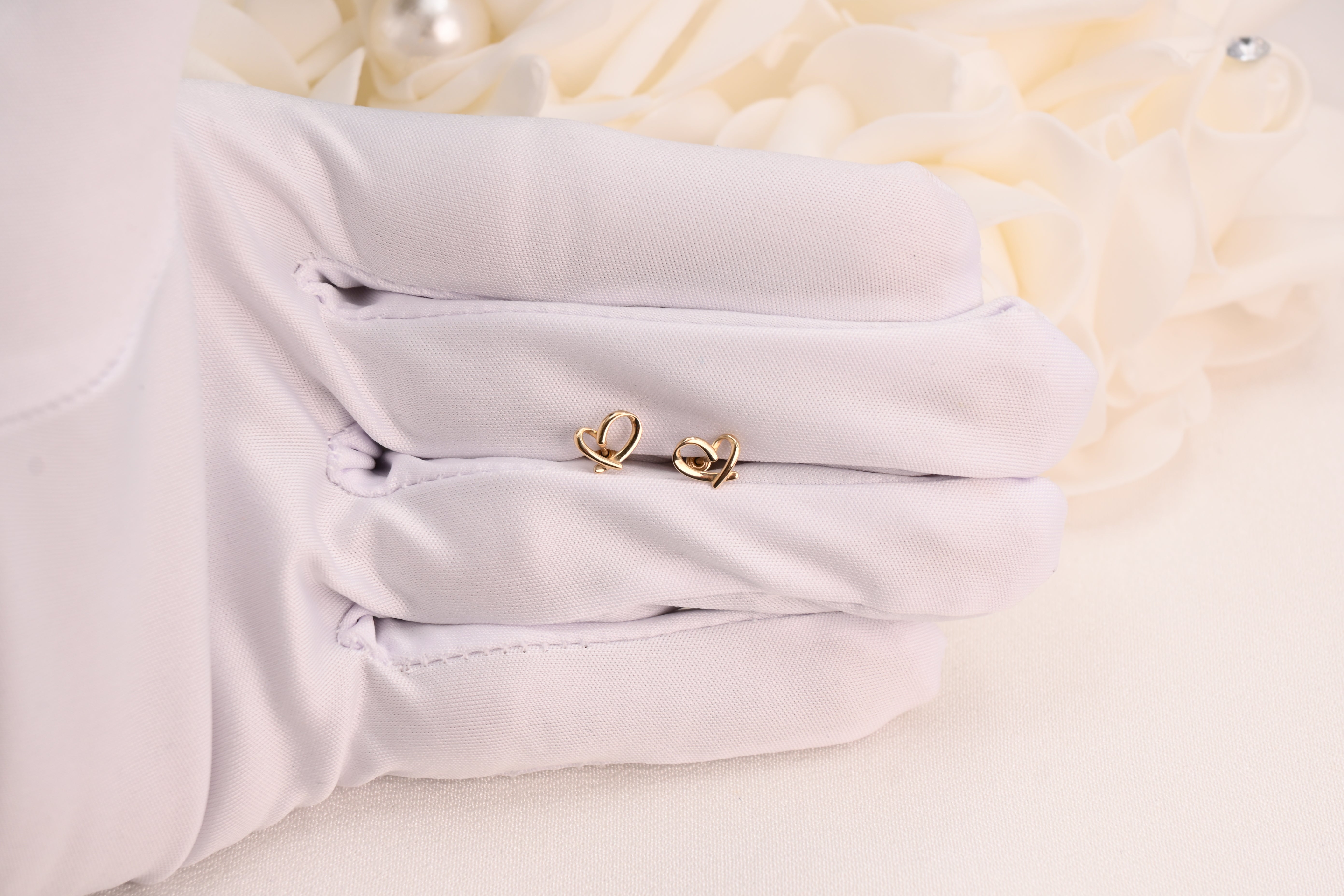 14k Swirl Heart Stud Earrings