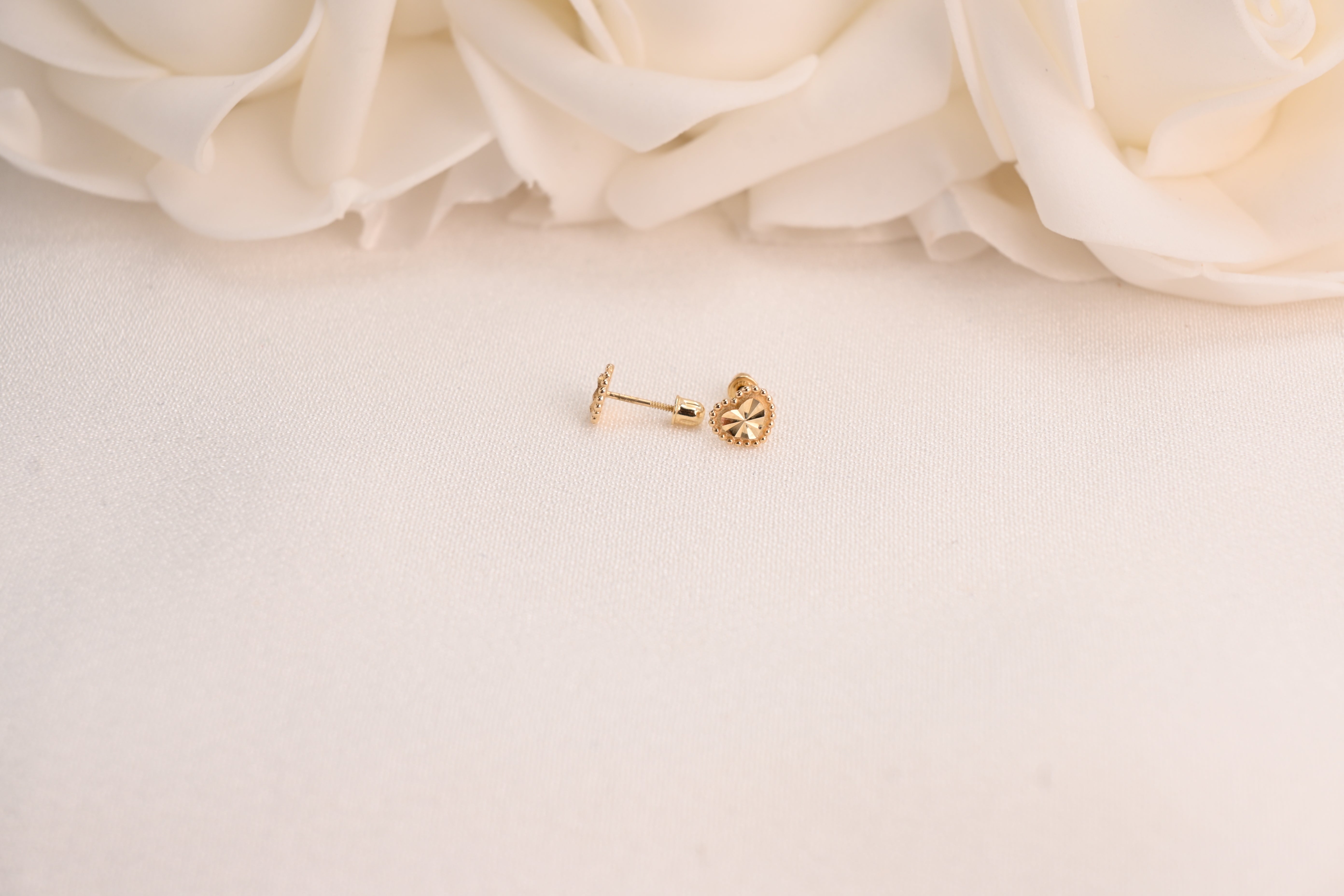 14k Diamond-Cut Heart Stud Earrings