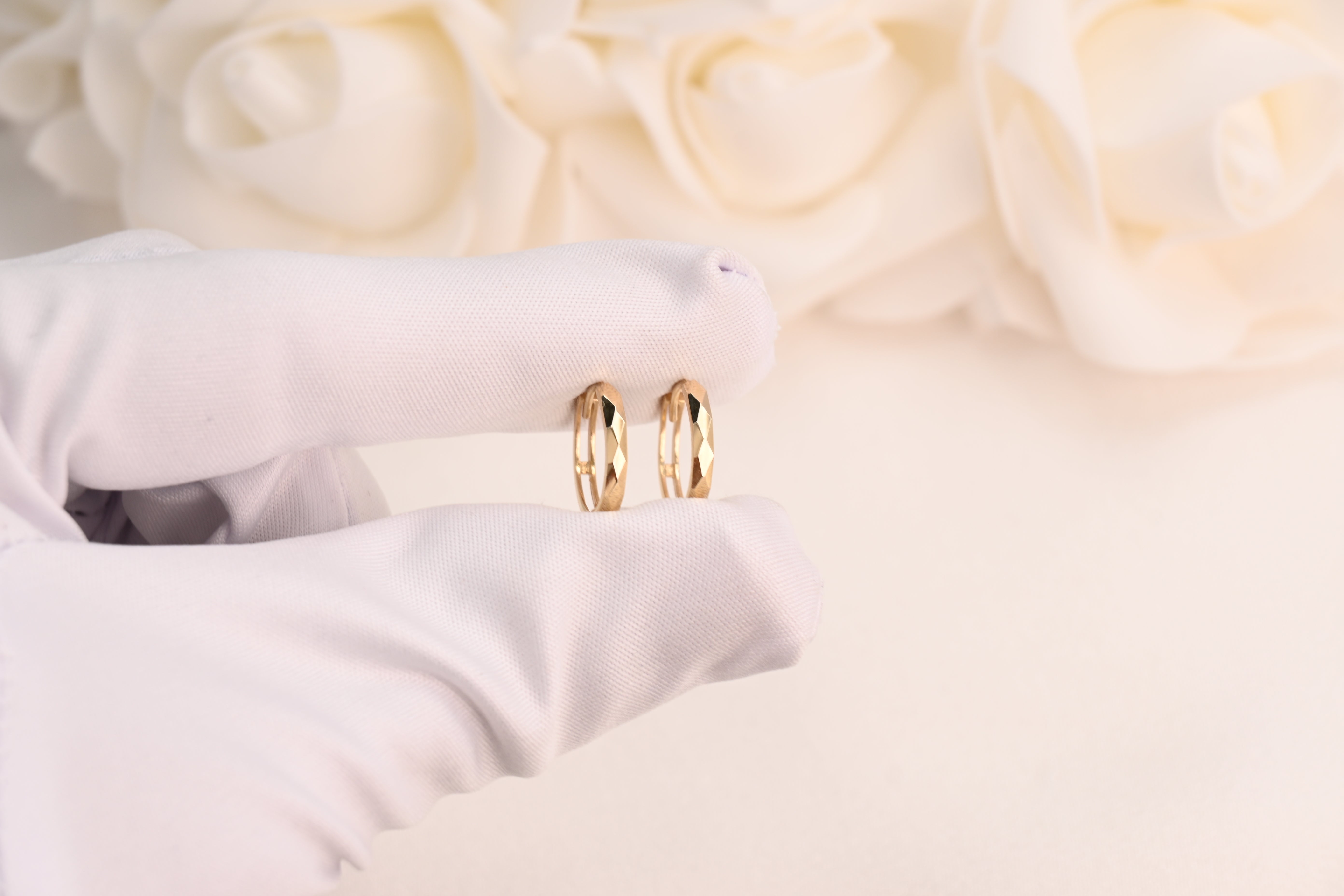 Pendientes Huggies con espejo de oro macizo de 14 k: 14 mm y 2 mm de grosor