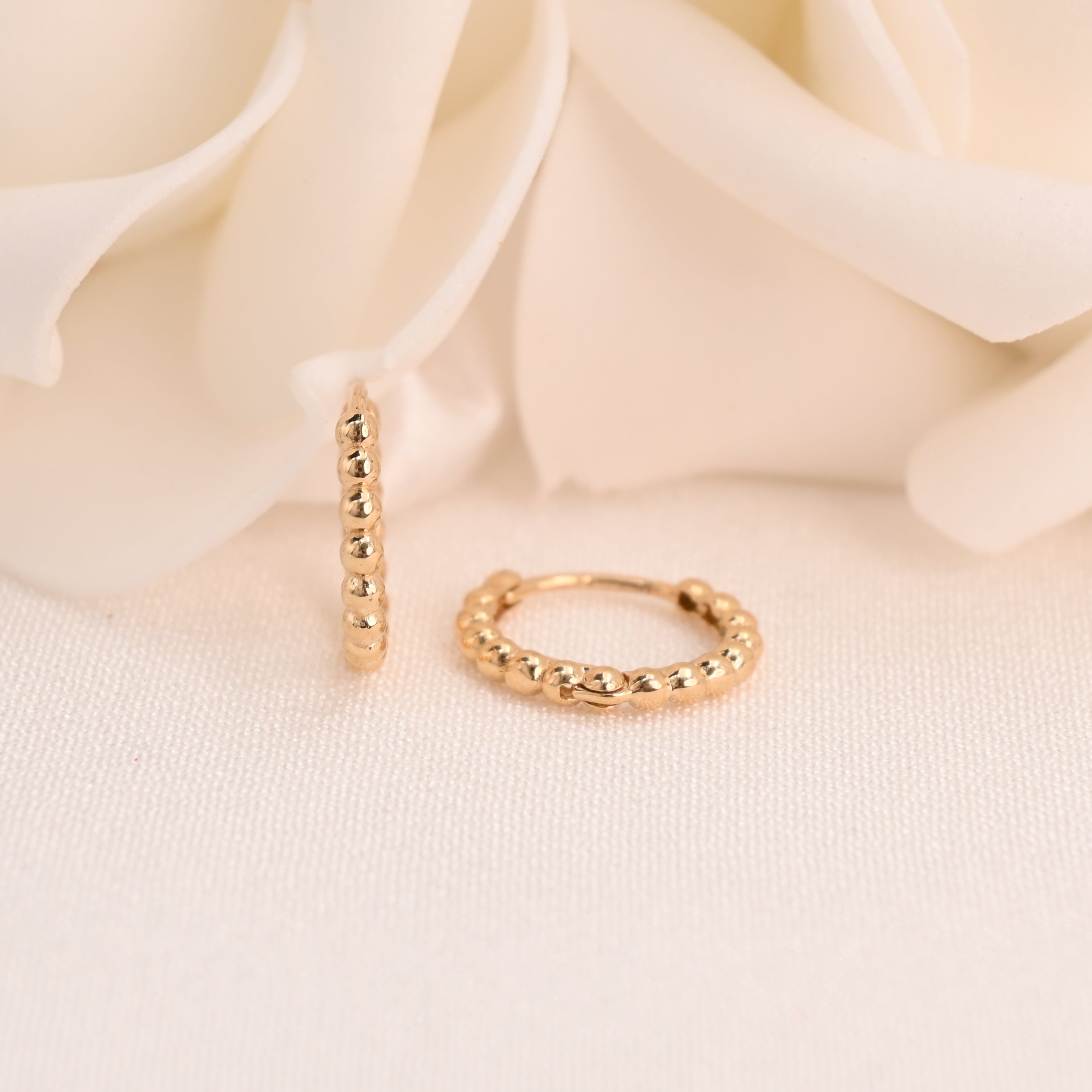 Aretes Huggies de cuentas de 14k - 15 mm