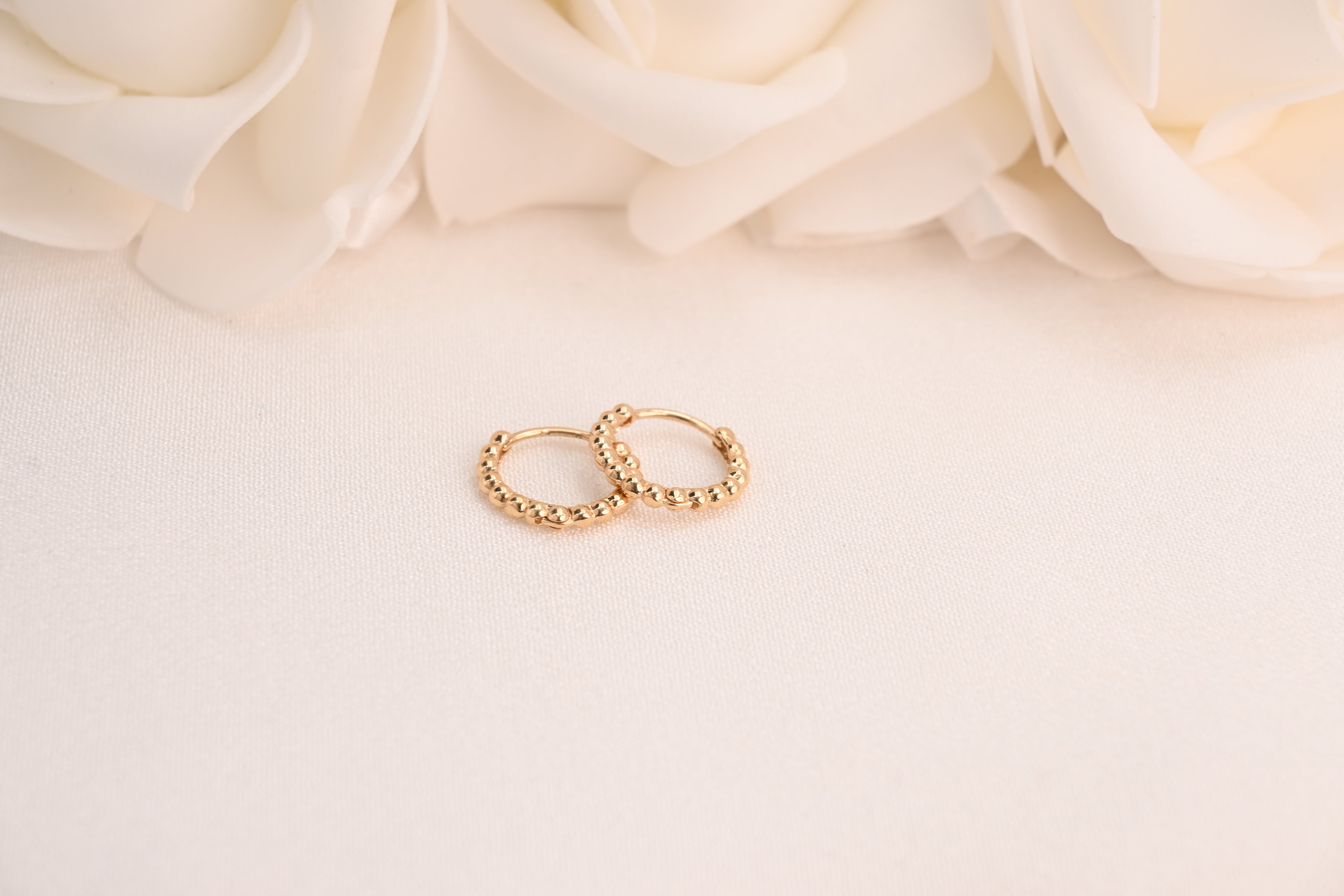 Aretes Huggies de cuentas de 14k - 15 mm