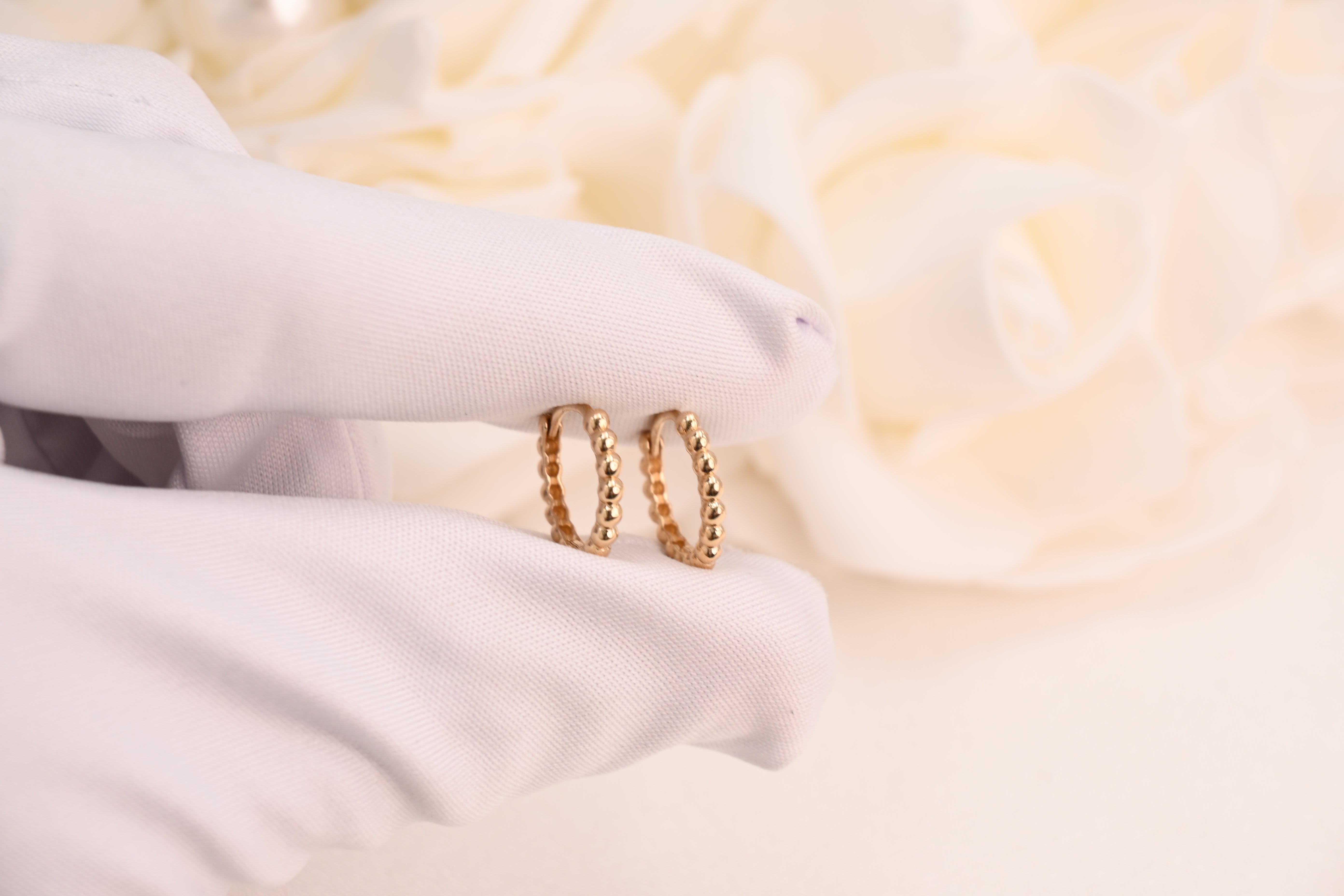 Aretes Huggies de cuentas de 14k - 15 mm