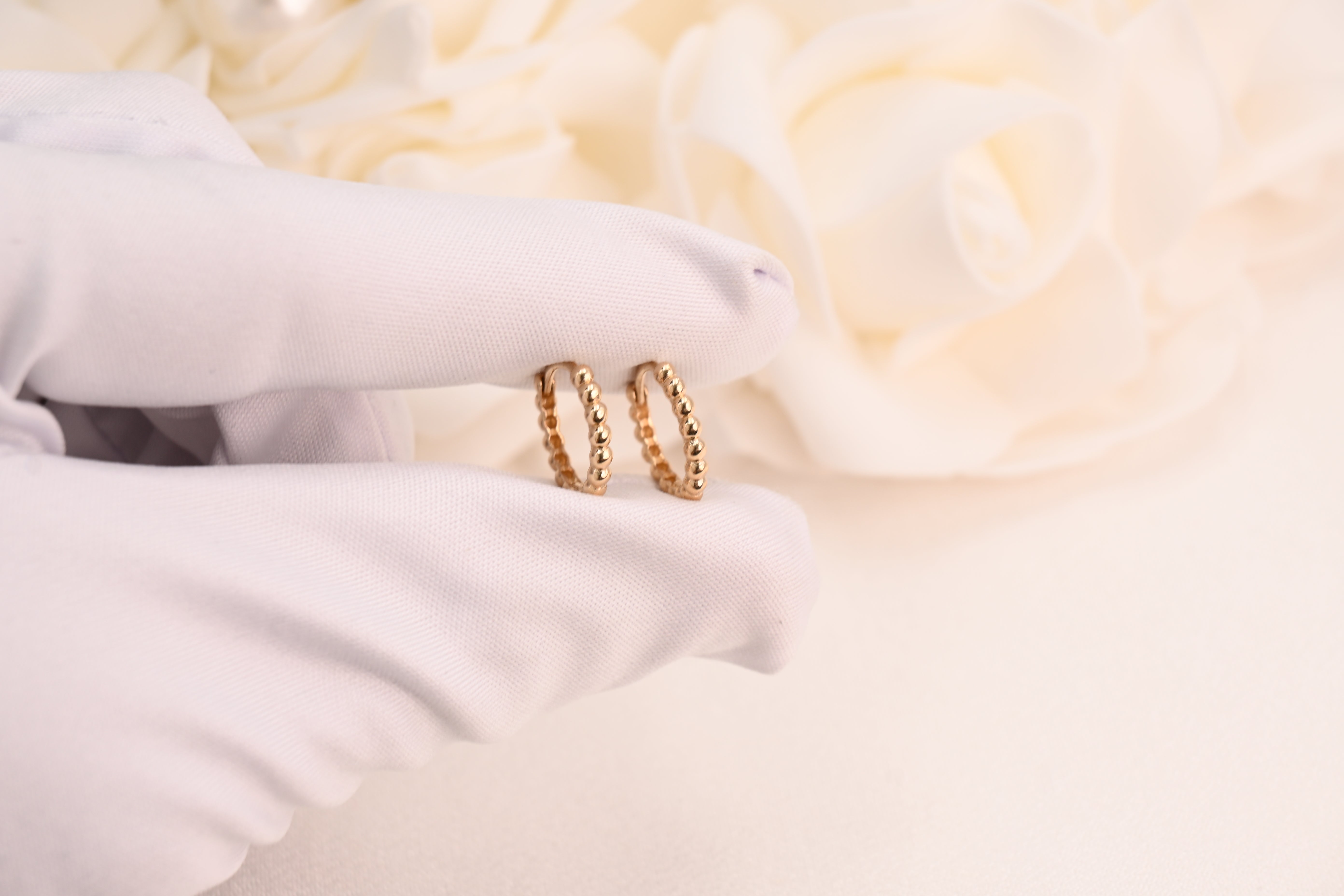 Aretes Huggies de cuentas de 14k - 15 mm