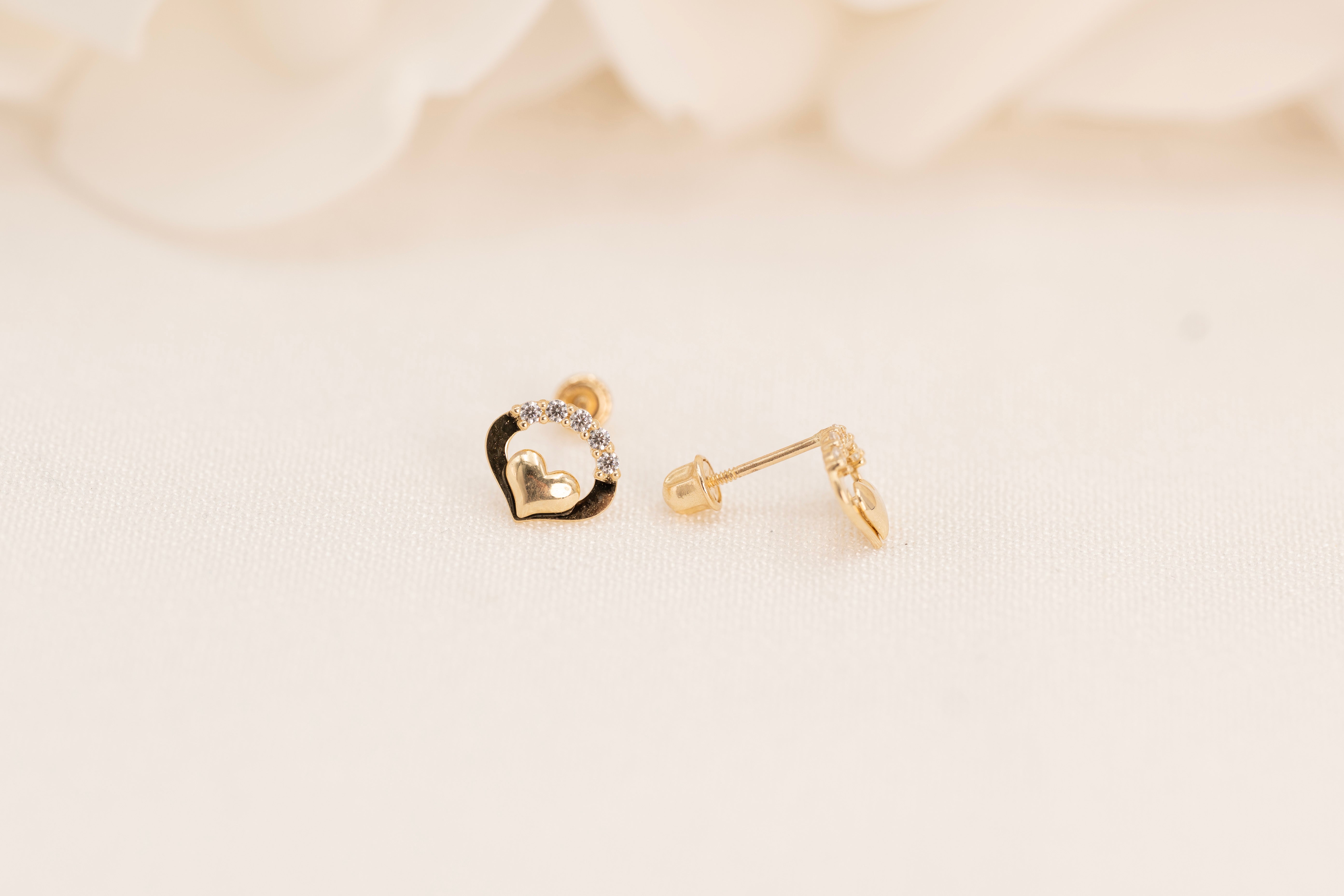 14k Sparkling Heart Earrings