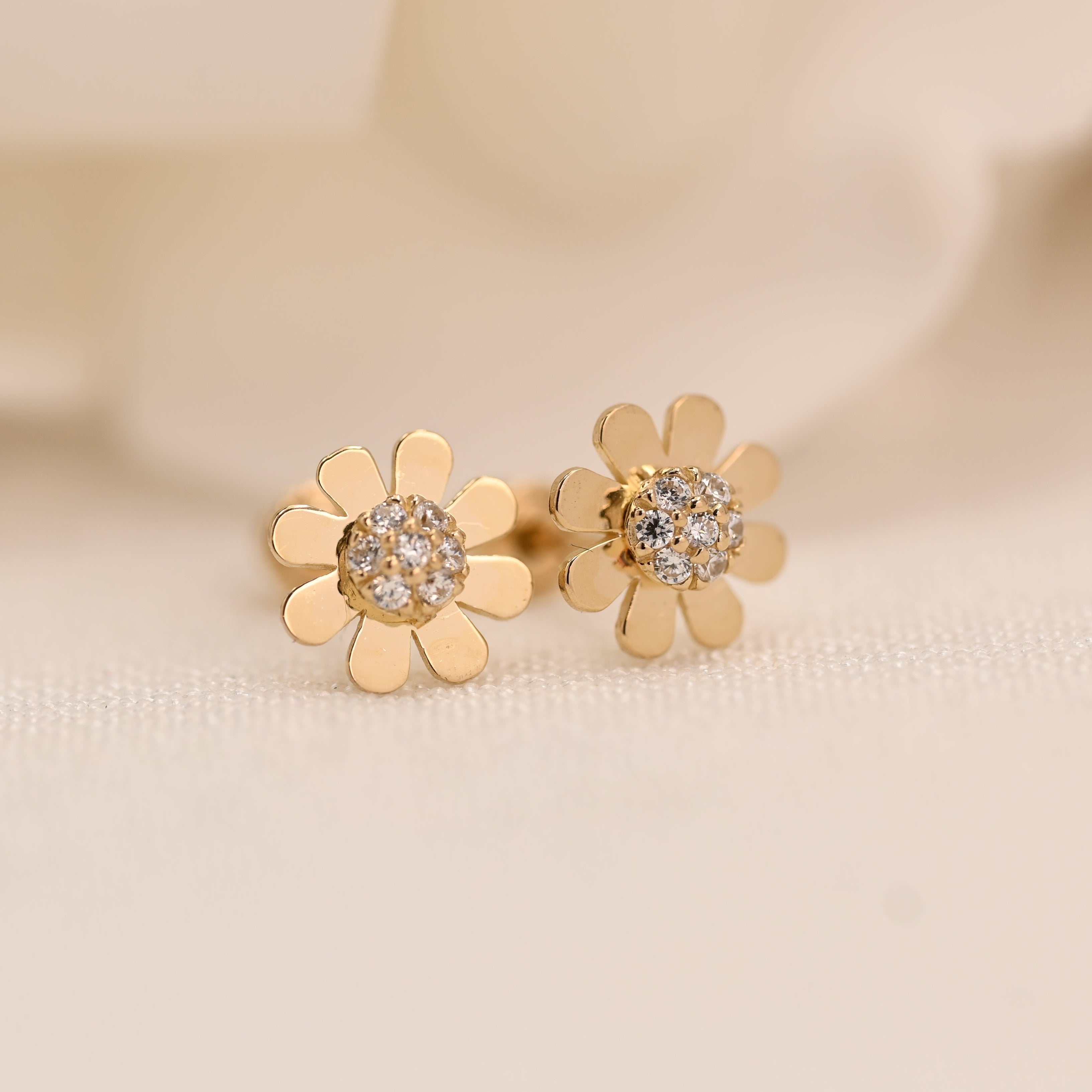 14k Daisy Cubic Zirconia Stud Earrings