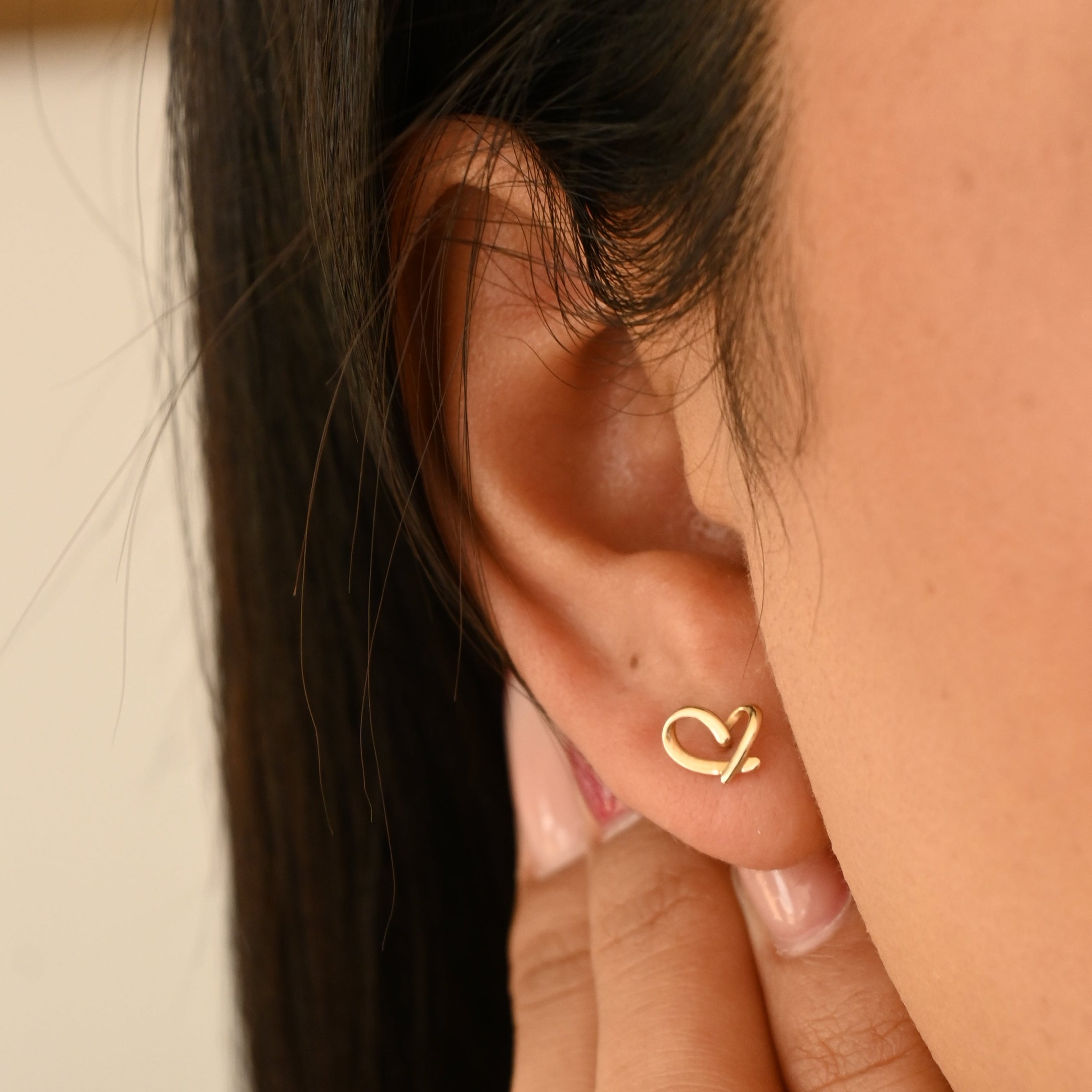 14k Swirl Heart Stud Earrings