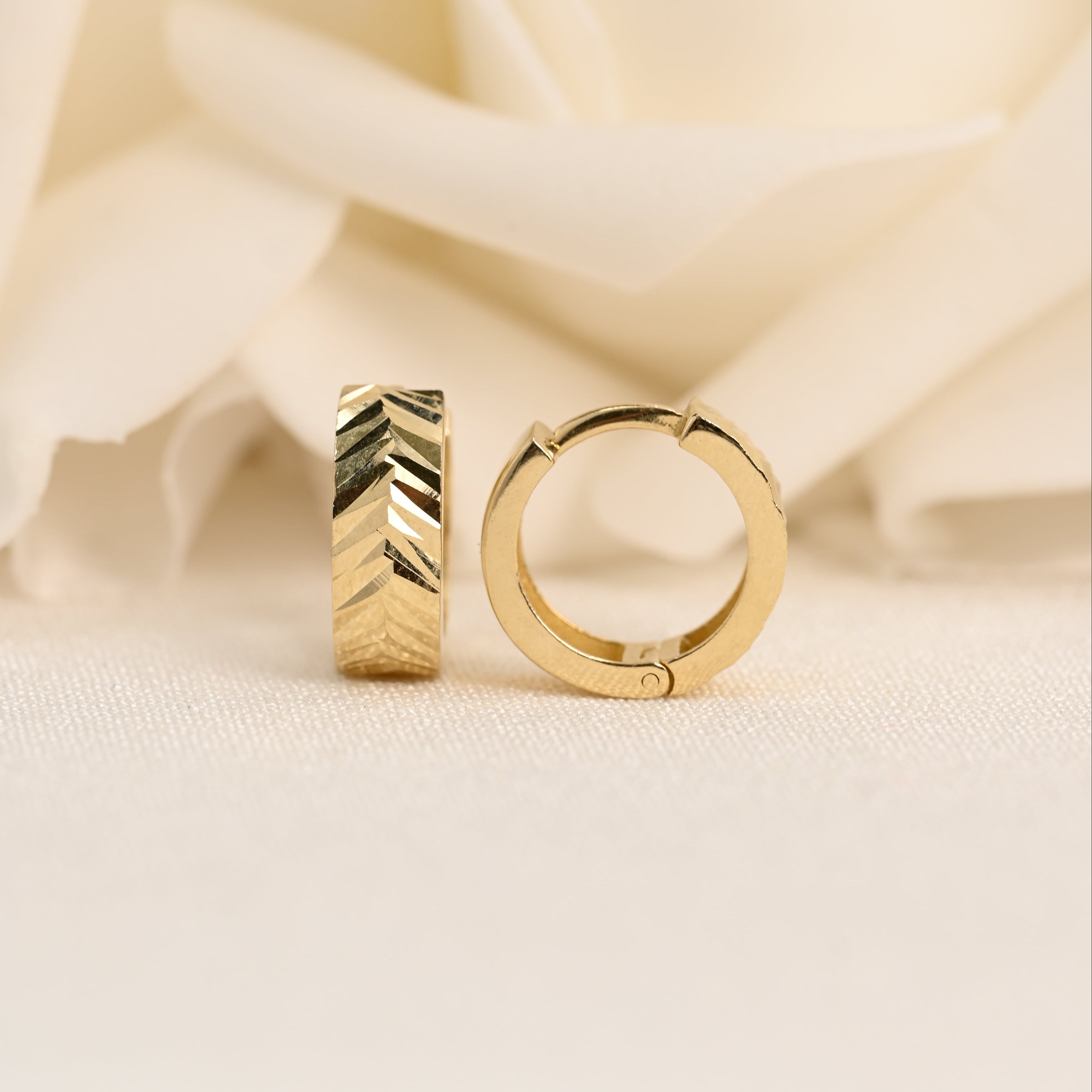 14K Diamond-Cut Chevron Huggie Earrings