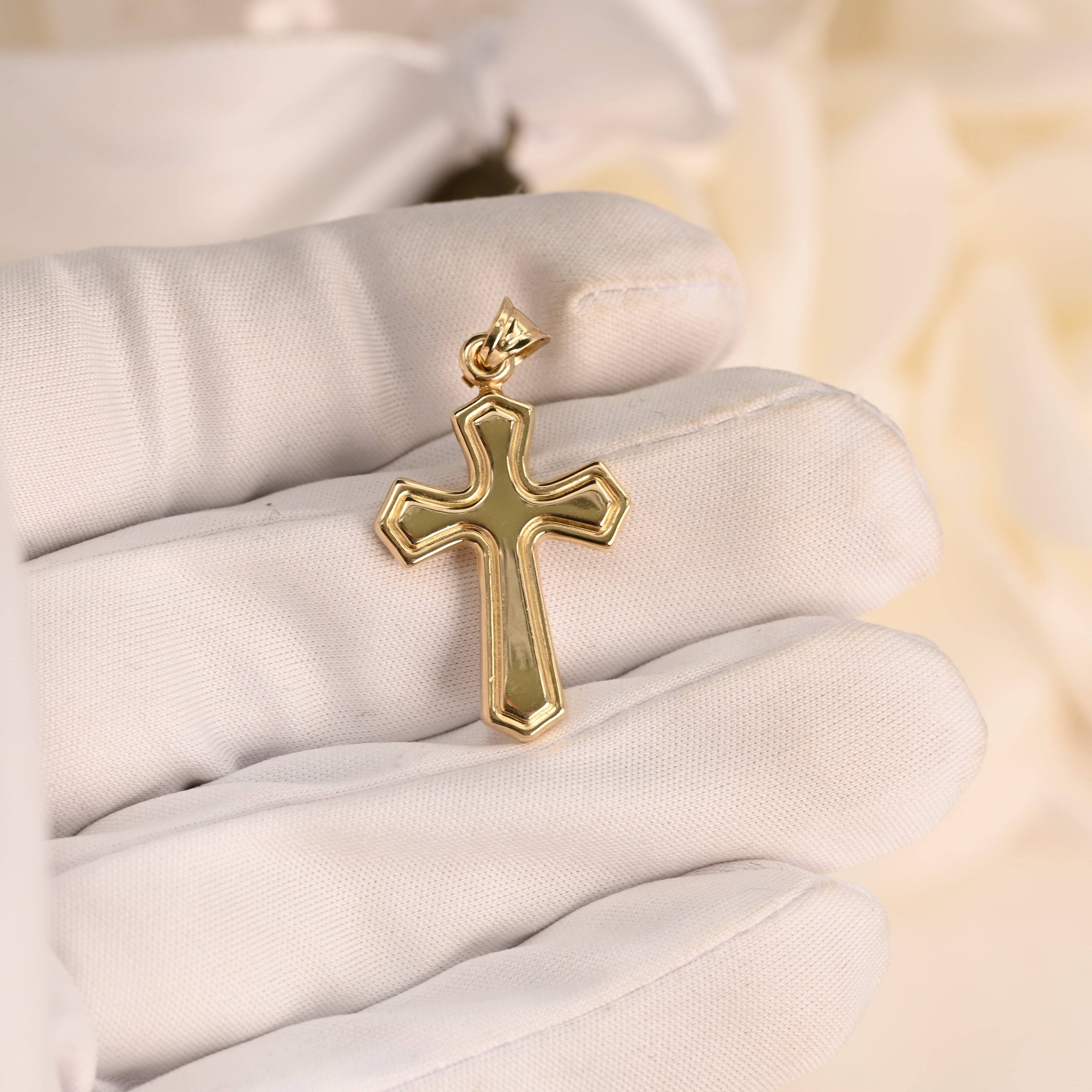 14K Beveled Cross Pendant