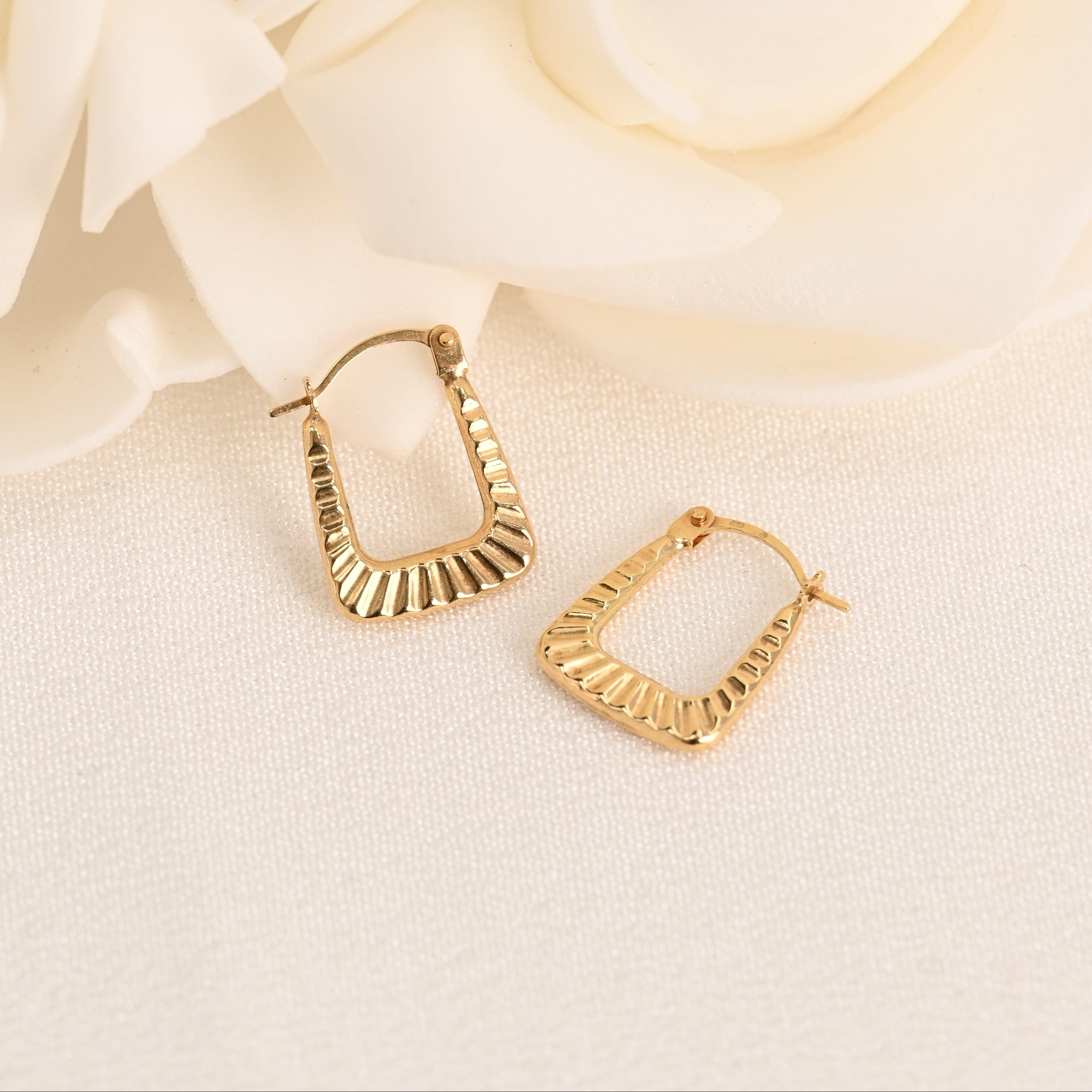 14K Diamond-Cut Square Hoop Earrings
