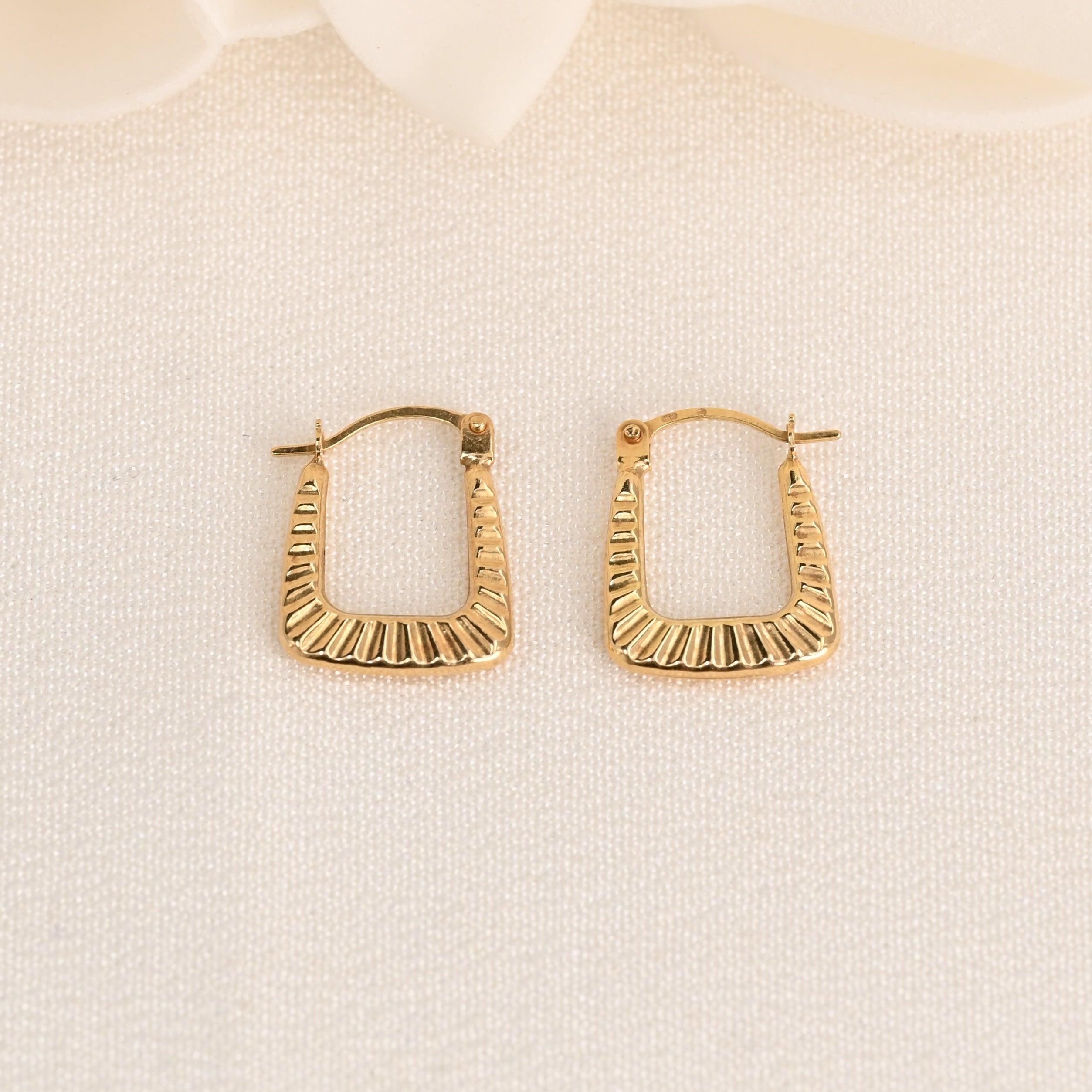 14K Diamond-Cut Square Hoop Earrings