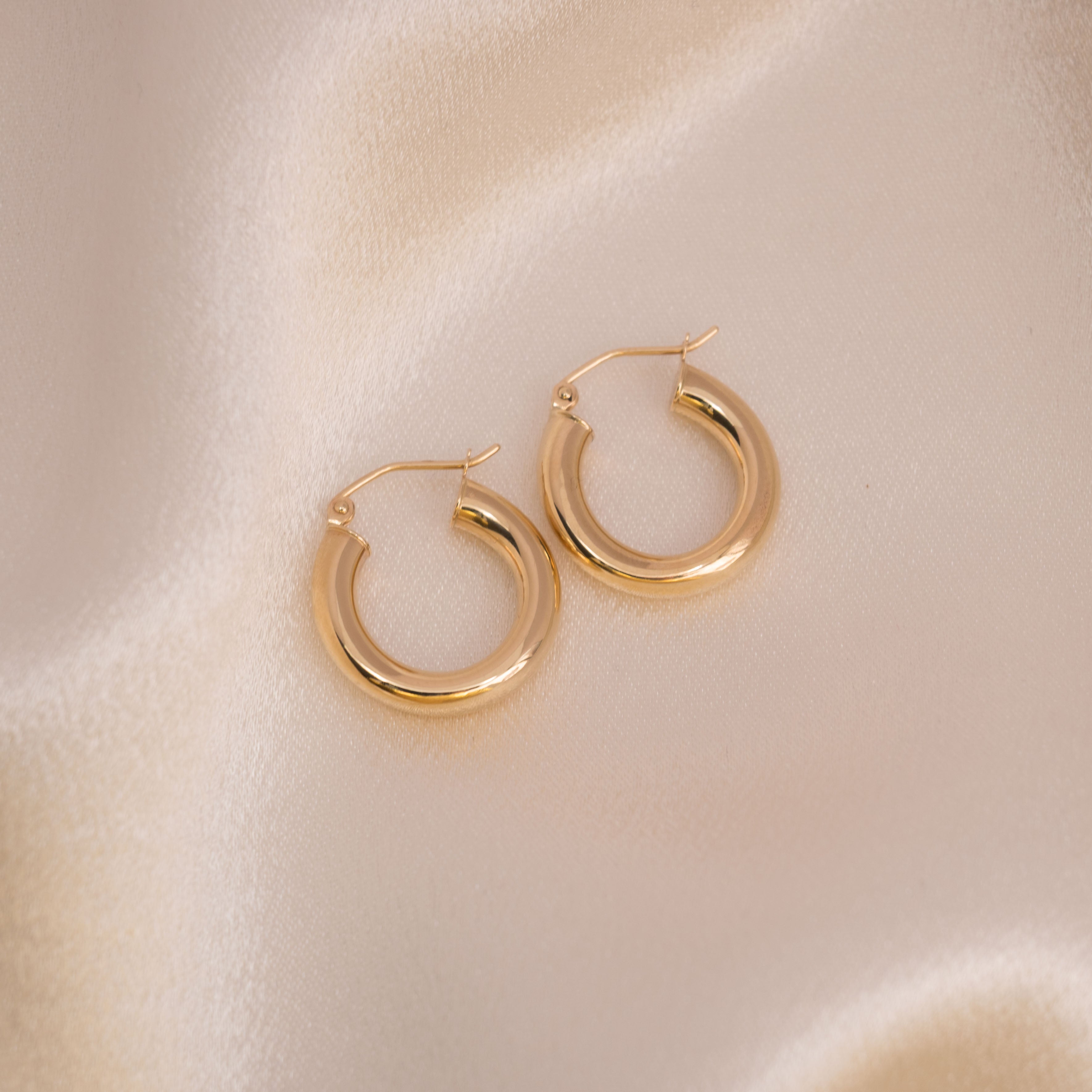 14k Bold Polished Hoop Earrings