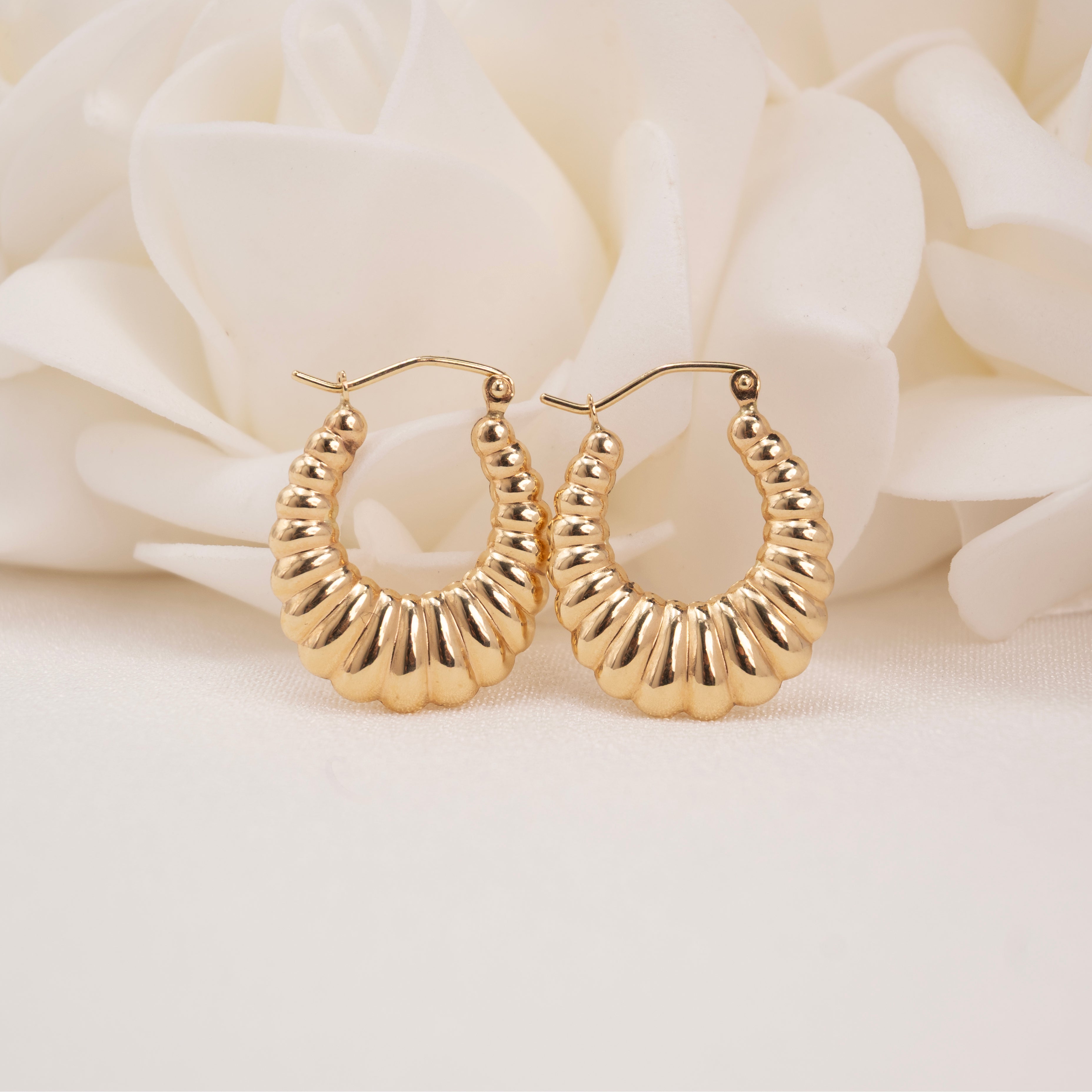 Aretes de aro con camarones de 14k