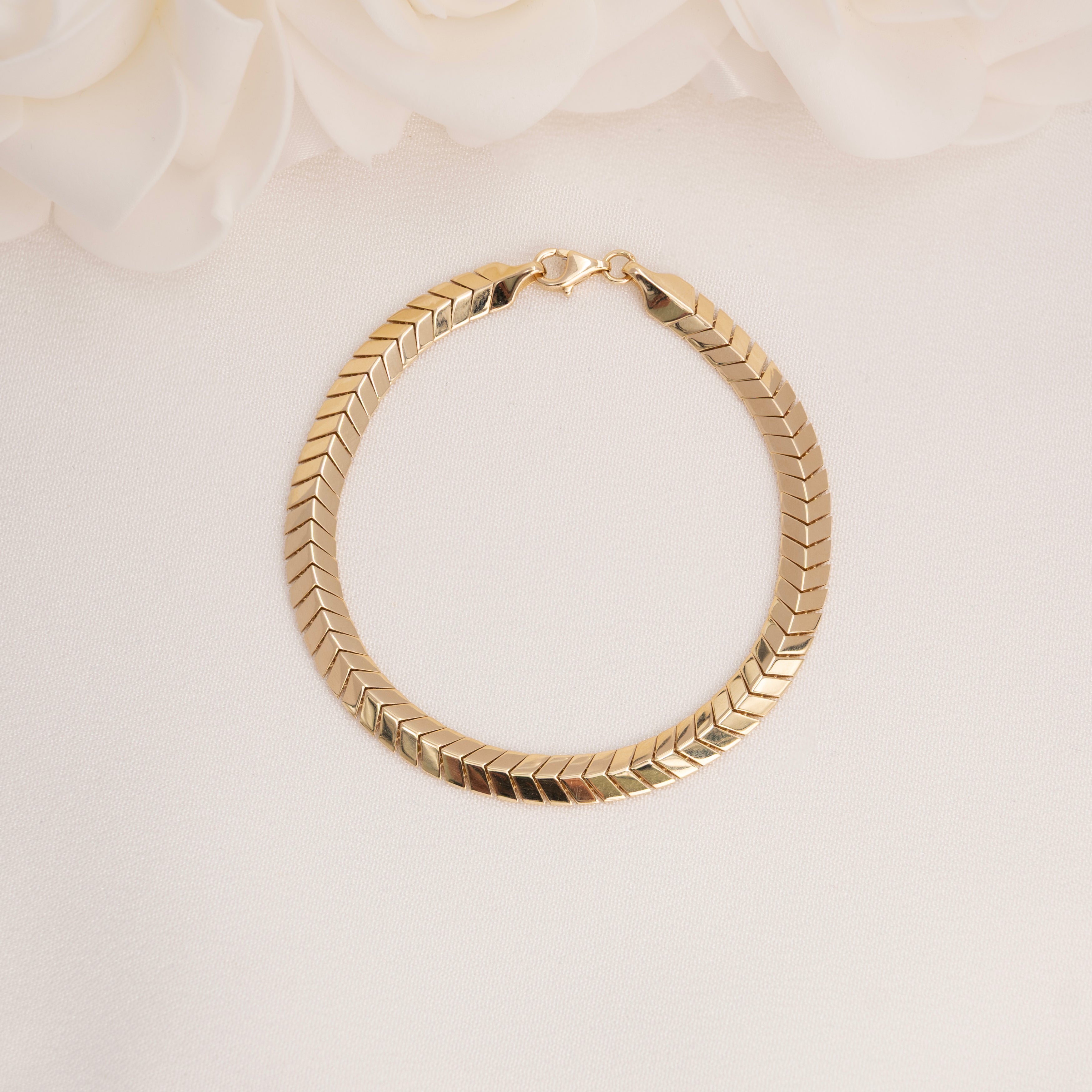 14k Arrow Herringbone Bracelet - 4mm & 5.8mm