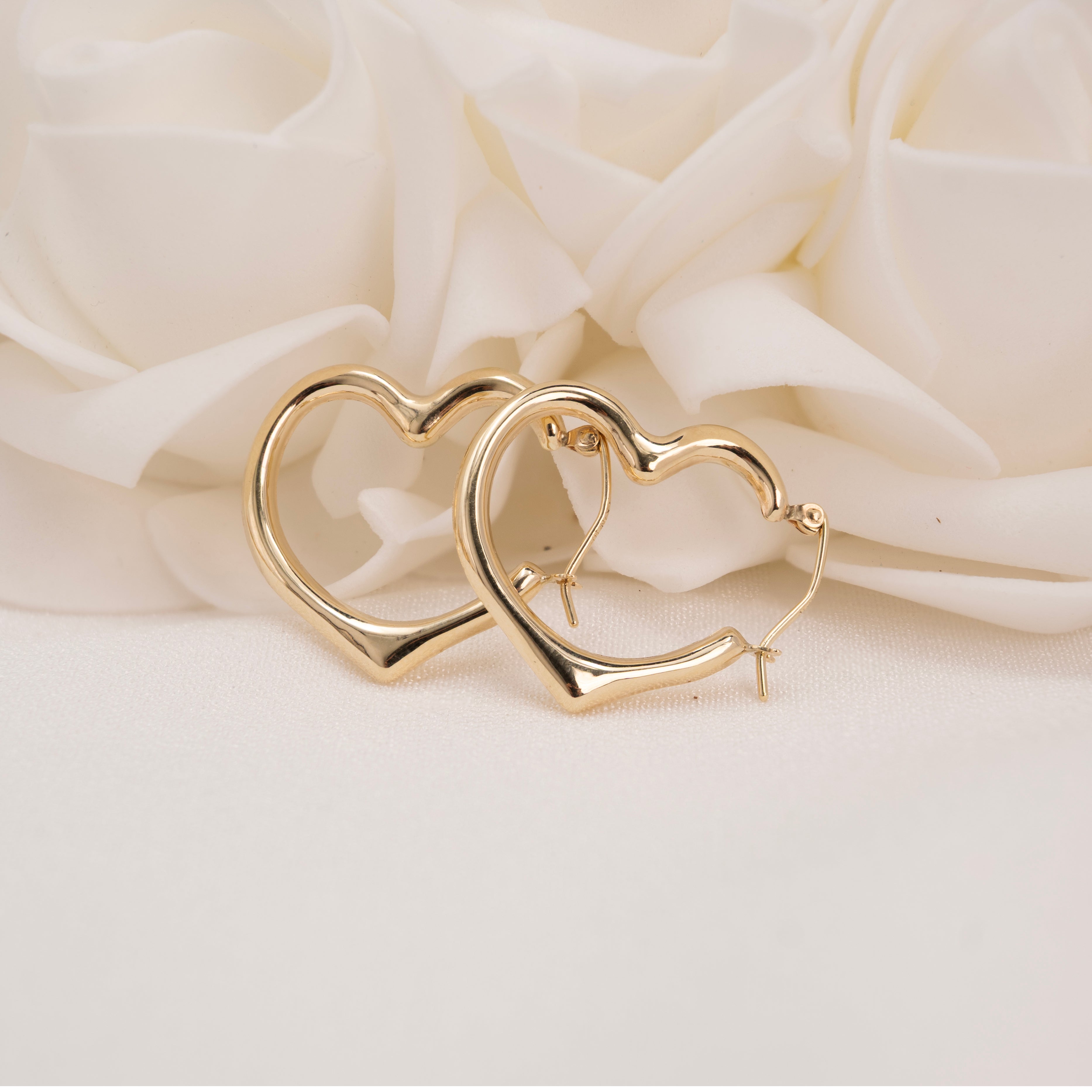Pendientes de aro con forma de corazón de 14 k