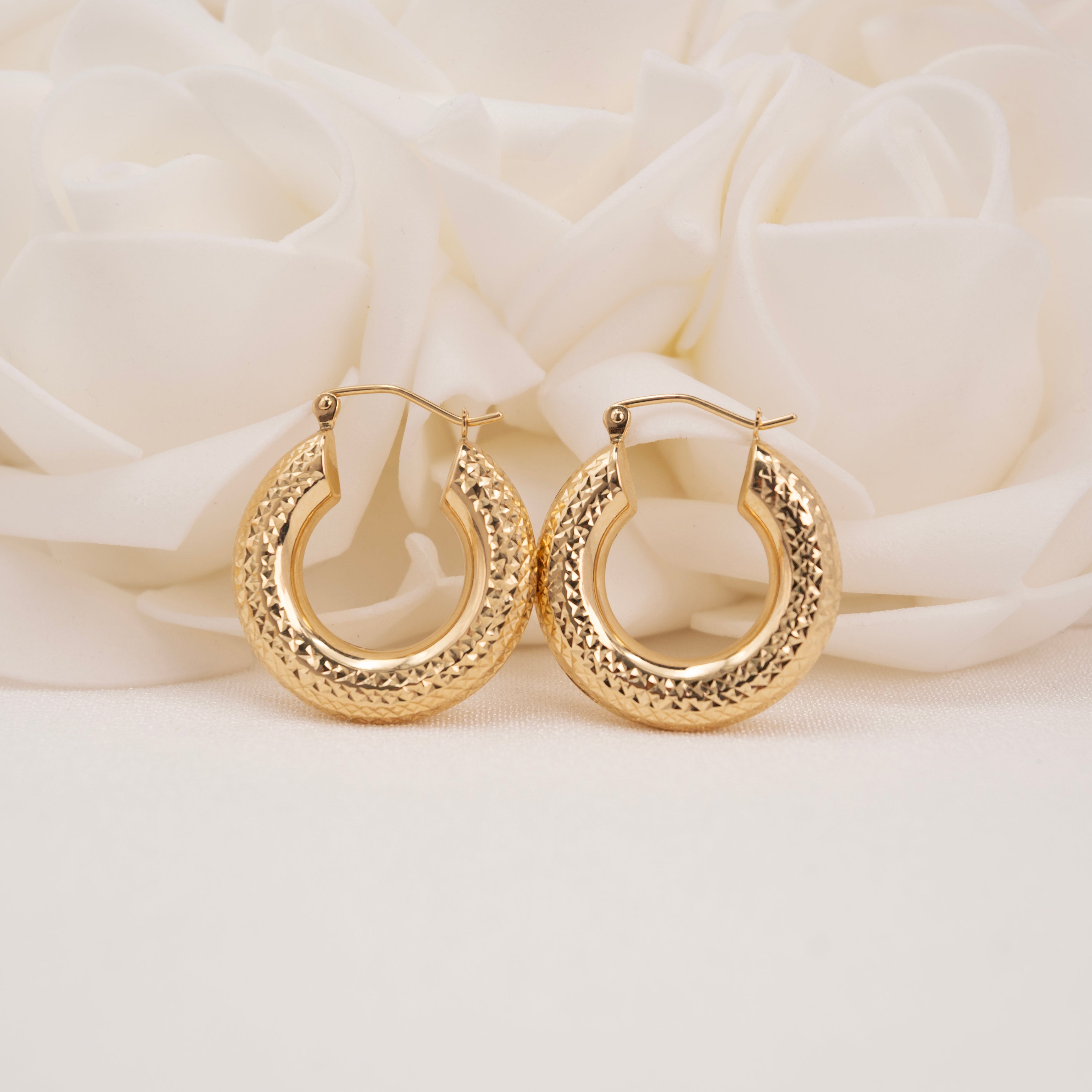Aros gruesos con corte de diamante de 14 k: 22 mm, 29 mm y 40 mm
