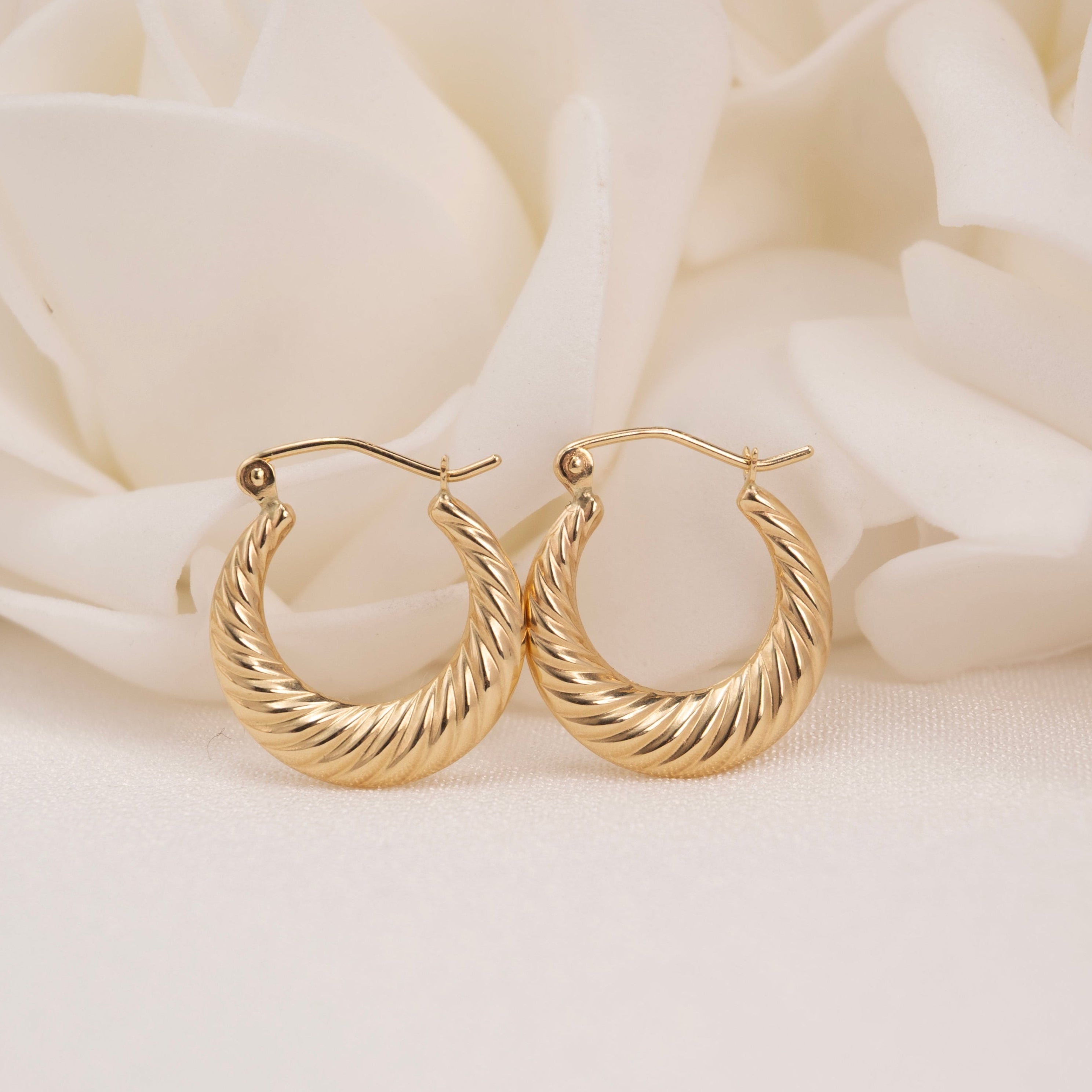 14k Round Shrimp Hoop Earrings