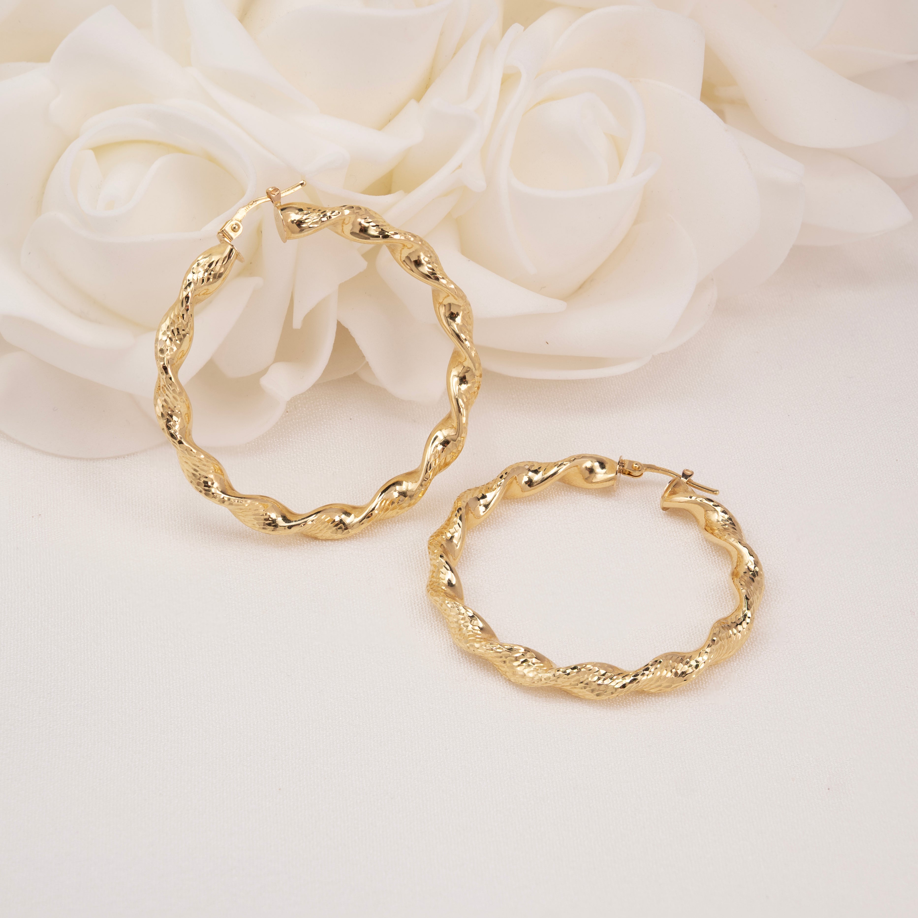 Aros trenzados de 4,8 mm y oro de 14 quilates