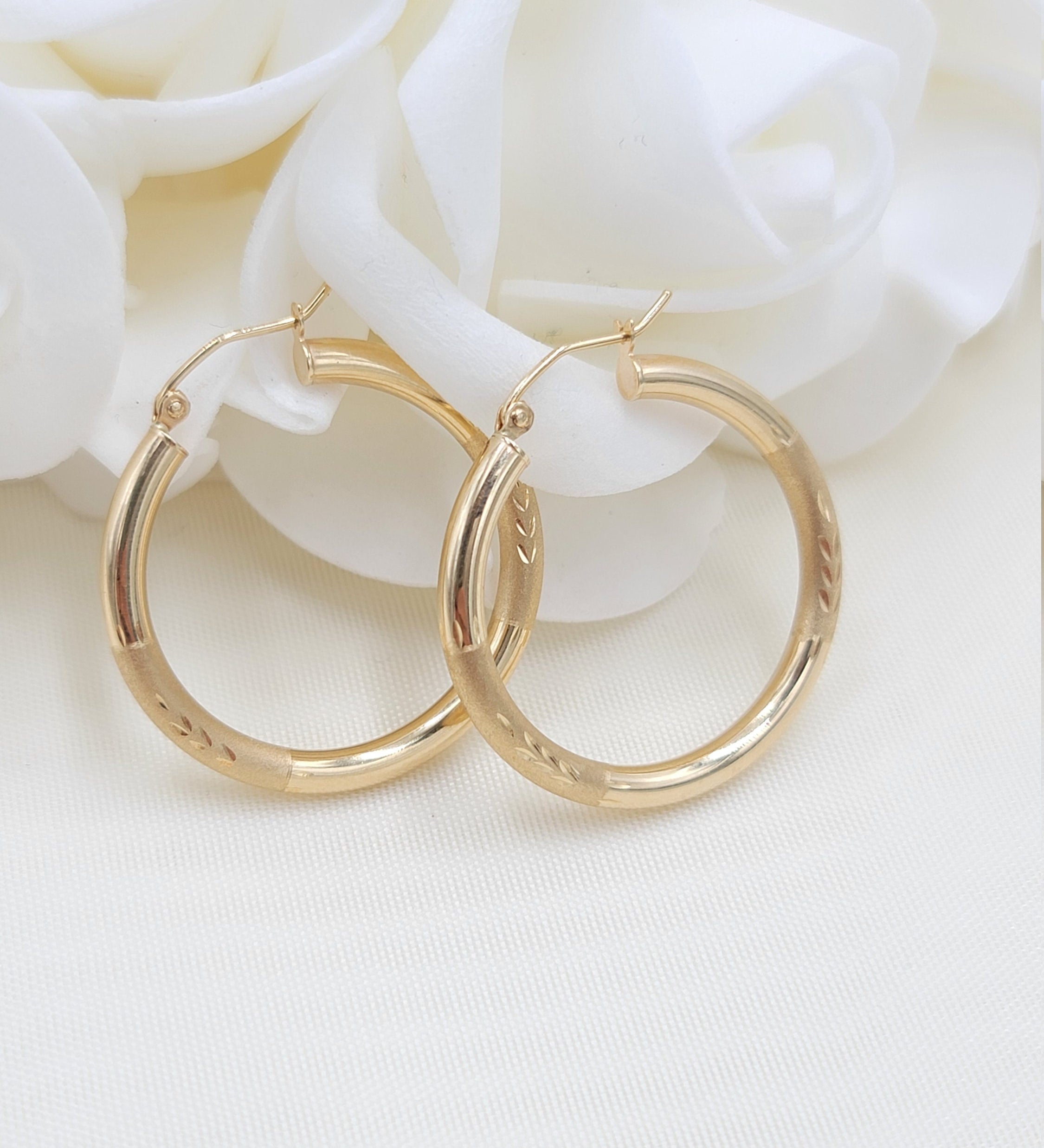 Stunning Solid 14K Gold 3mm Polished with Diamond cut touchHoop Earrings - For Her - Modern jewelry - Fine jewelry - 3MM