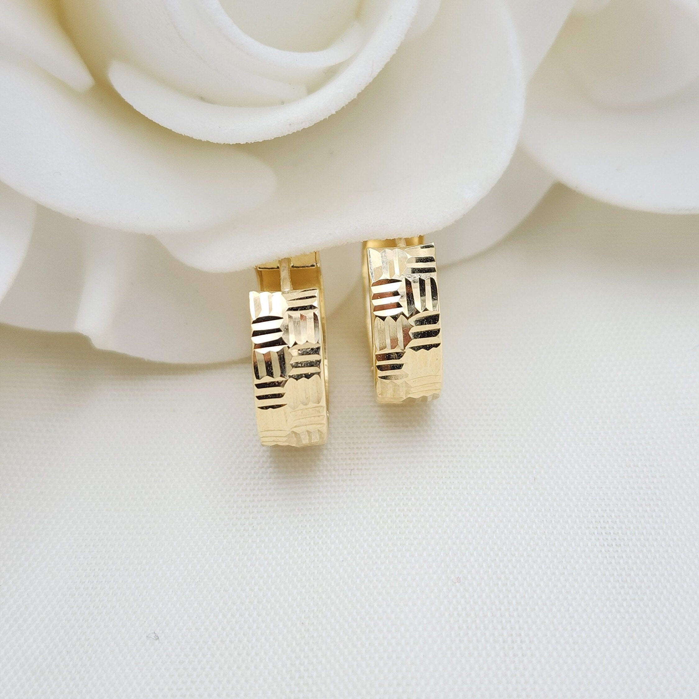 14k Lines Diamond Cut Pattern Huggies Earrings - 15MM - 5MM
