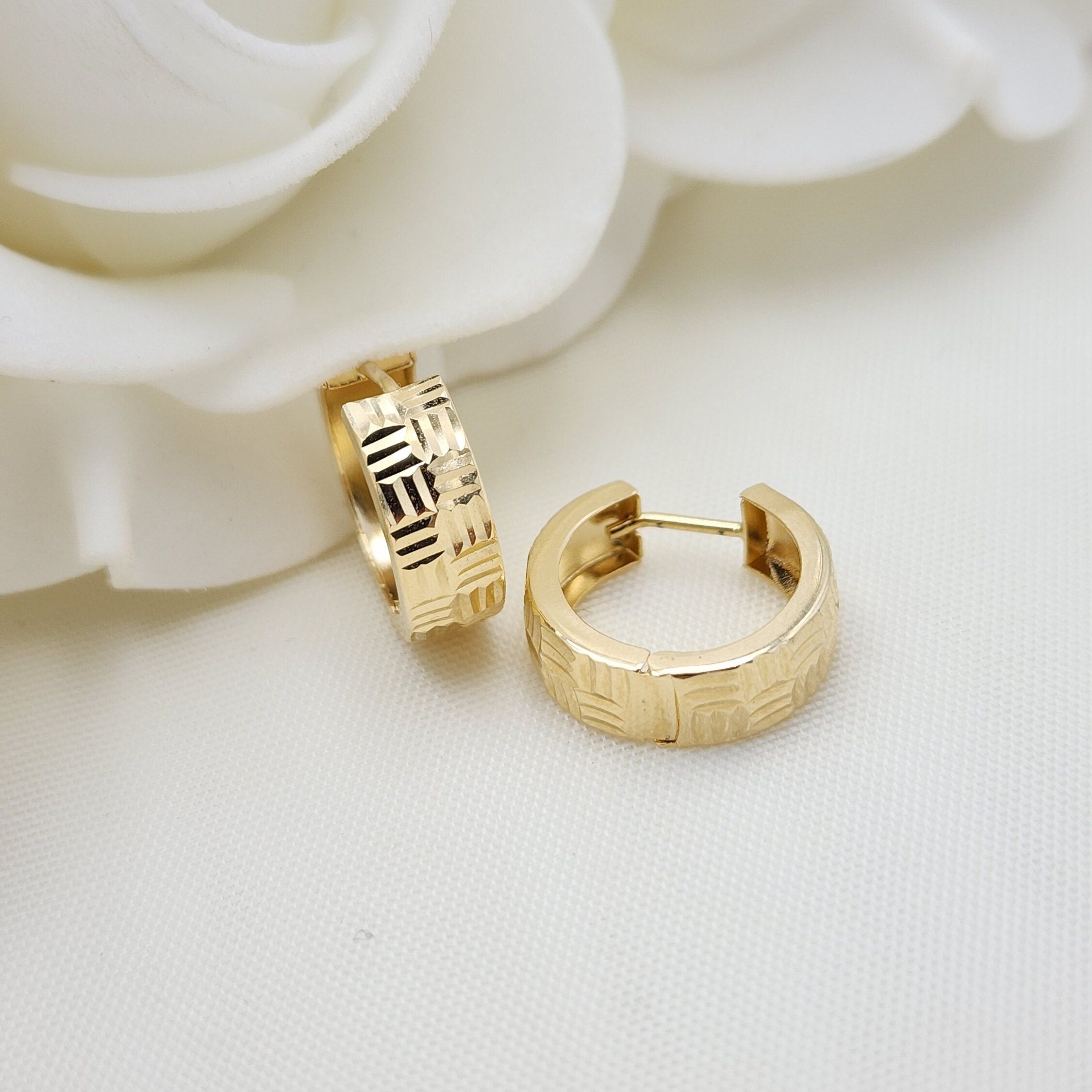 14k Lines Diamond Cut Pattern Huggies Earrings - 15MM - 5MM