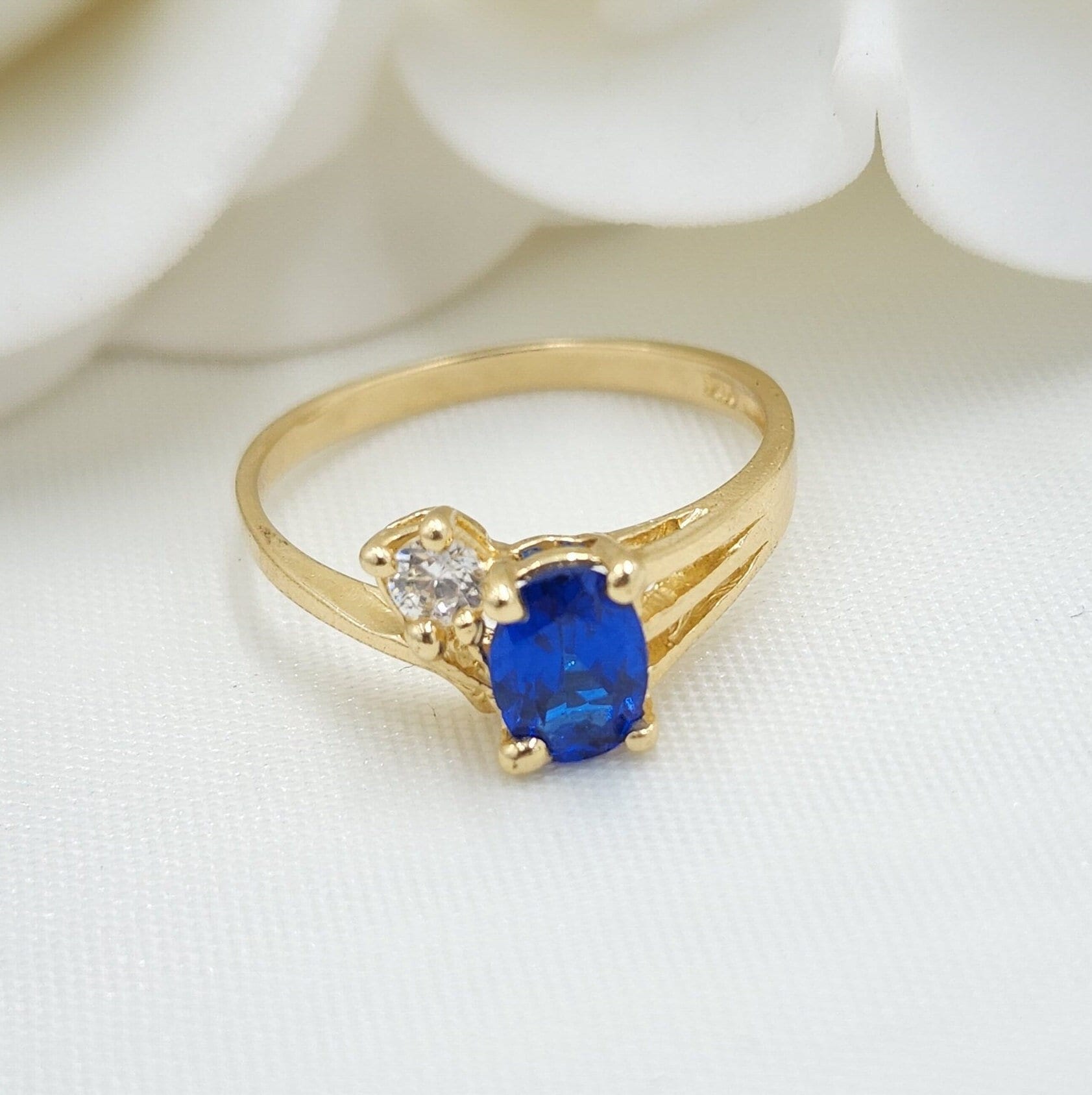 14k Solid Gold Simulated Oval Sapphire Ring - Unique and Elegant.