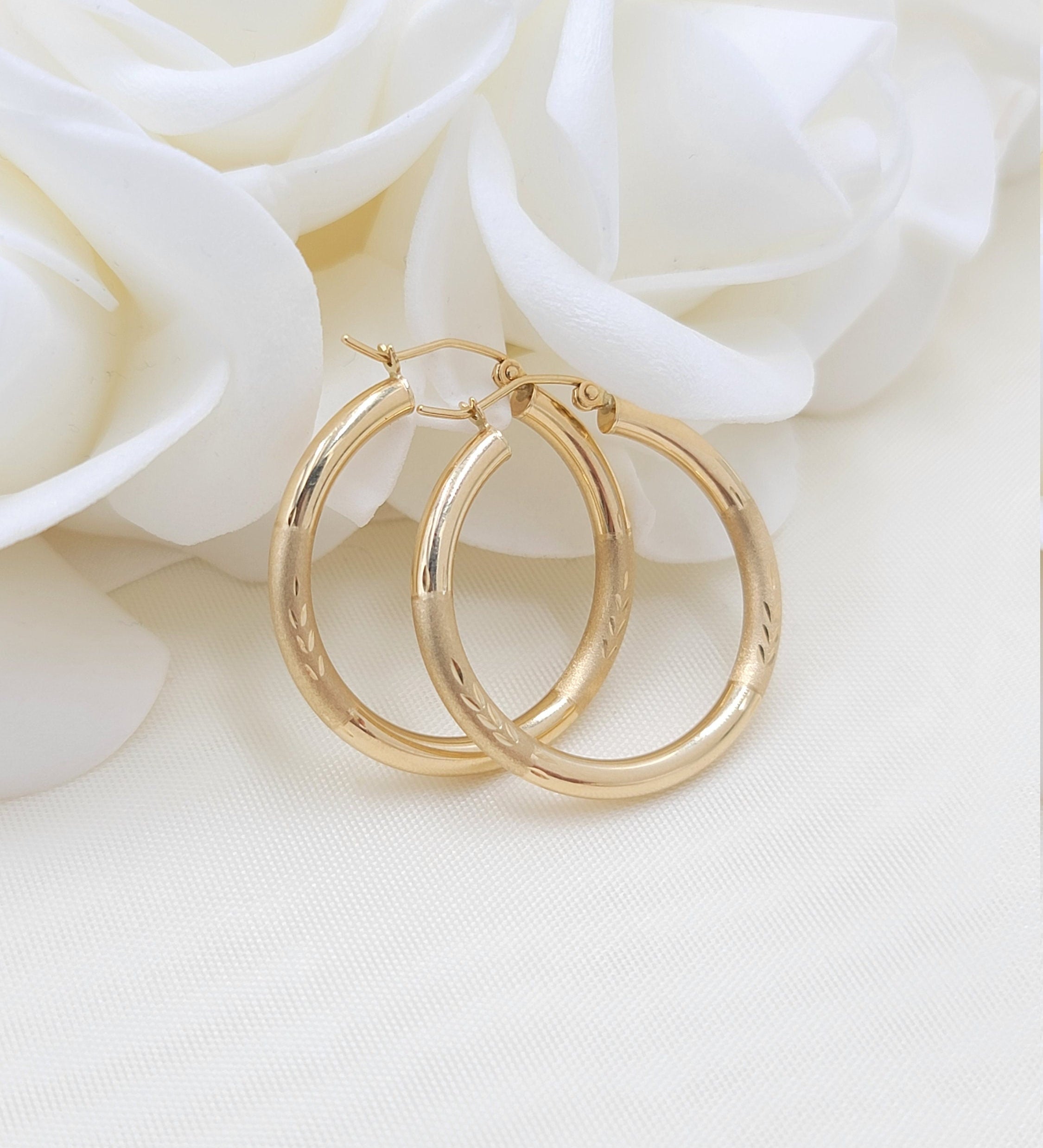 Stunning Solid 14K Gold 3mm Polished with Diamond cut touchHoop Earrings - For Her - Modern jewelry - Fine jewelry - 3MM