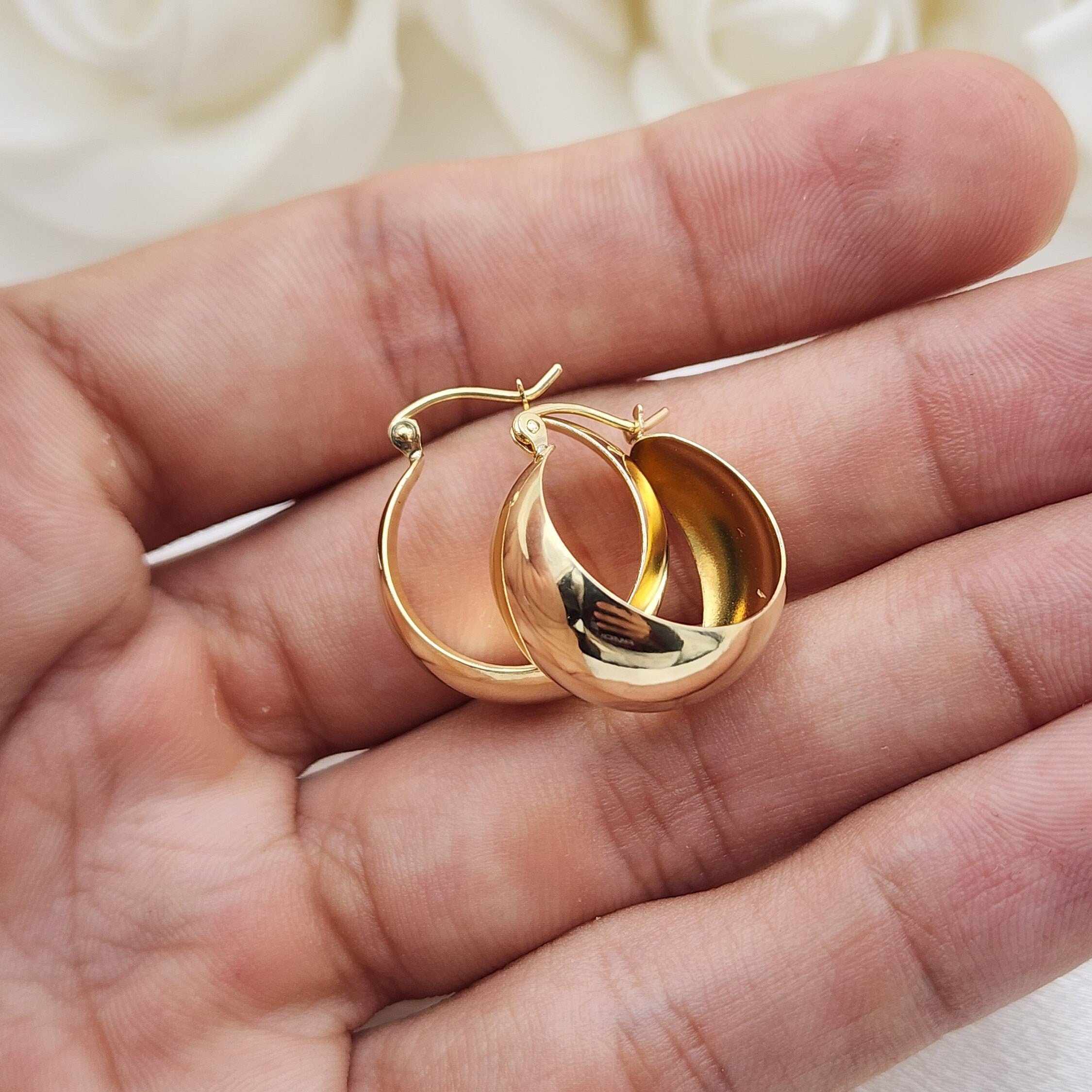 thumbnail image 2 of 14KT Yellow Gold 1mm X 10mm Tiny Hoop Earrings - Snap Closure - Gift Boxed 2 of 2