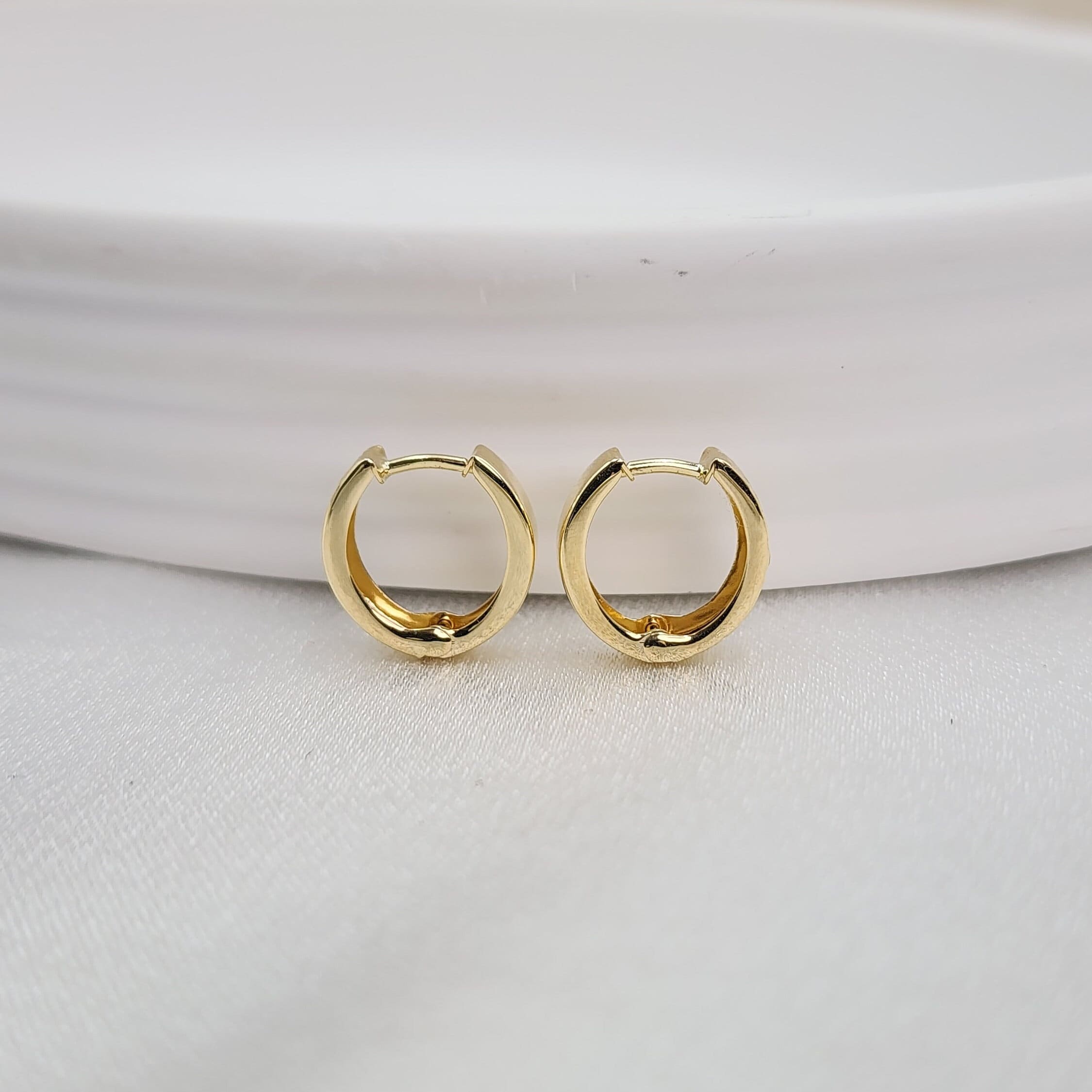 Dainty 14k Gold Diamond Cut Huggie Earrings - 12mm & 3.2mm Thick
