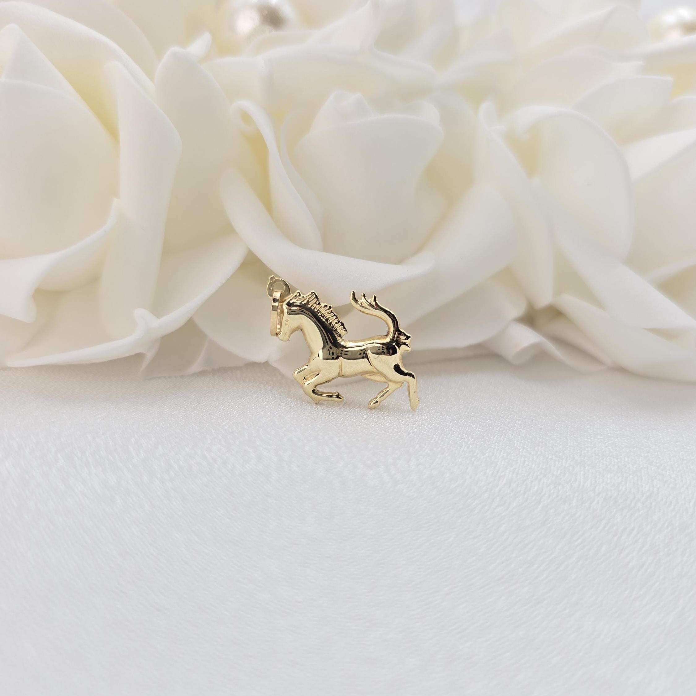 Beautiful 14k Gold Horse Pendant - Unisex - Perfect Gift - Animal Jewelry - Christmas Gift, Birthday Gift