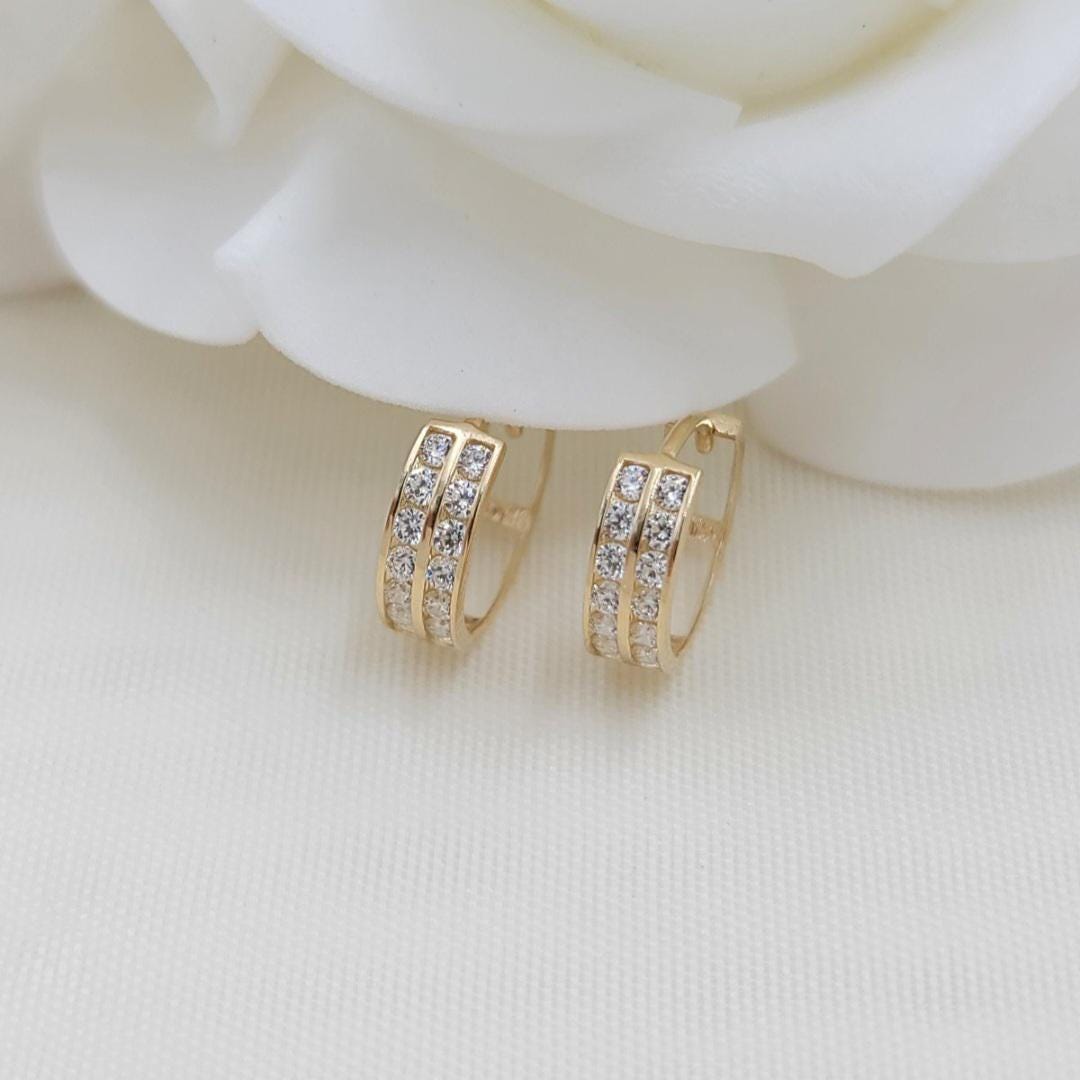 14k 2 Lanes Huggie Earrings - 11mm