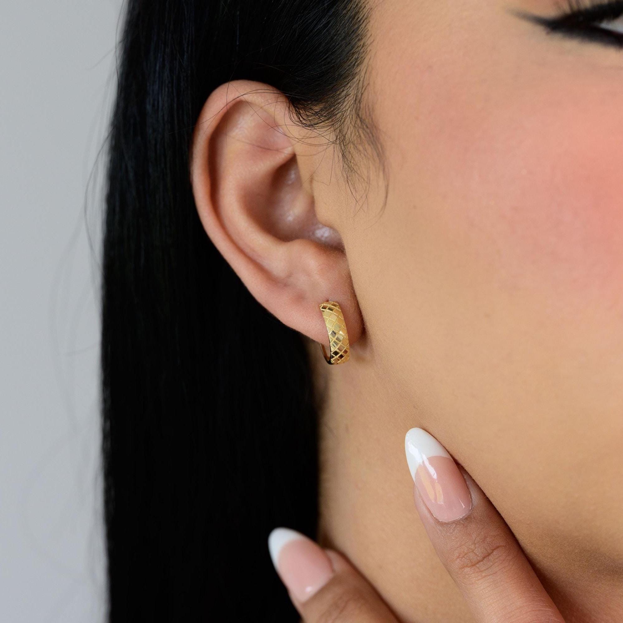 14k Small Shiny Huggies Earrings - 13mm & 4mm Thick