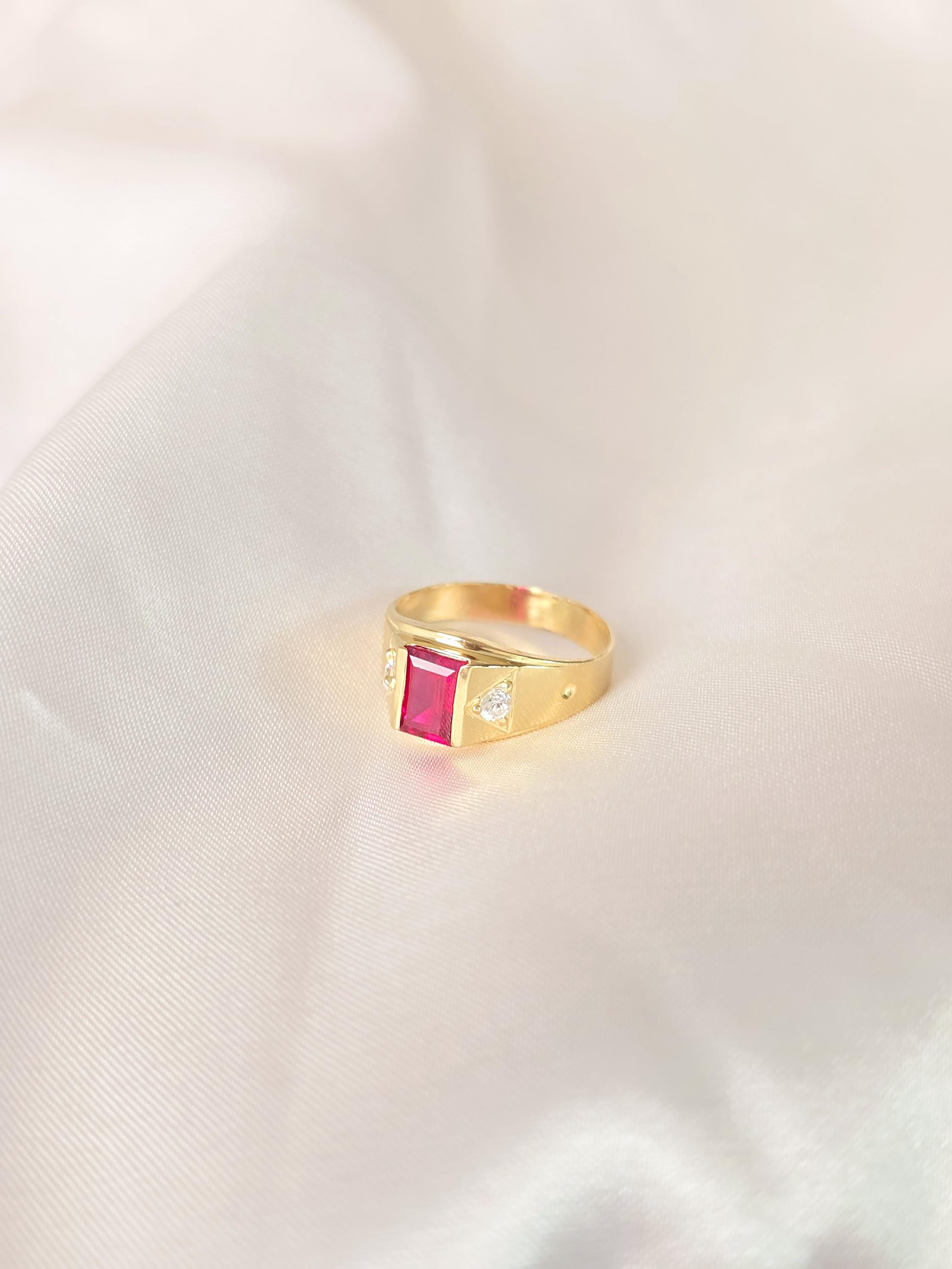 Vintage 14k Gold Baguette Cut Simulated Ruby Ring - Size 7 - 3.2 grams