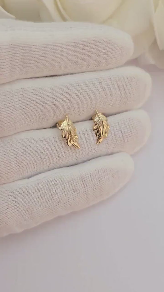 Modern 14k Gold Feather Stud Earrings - Push Backs - Elegant & Unique - Fine Jewelry For Her