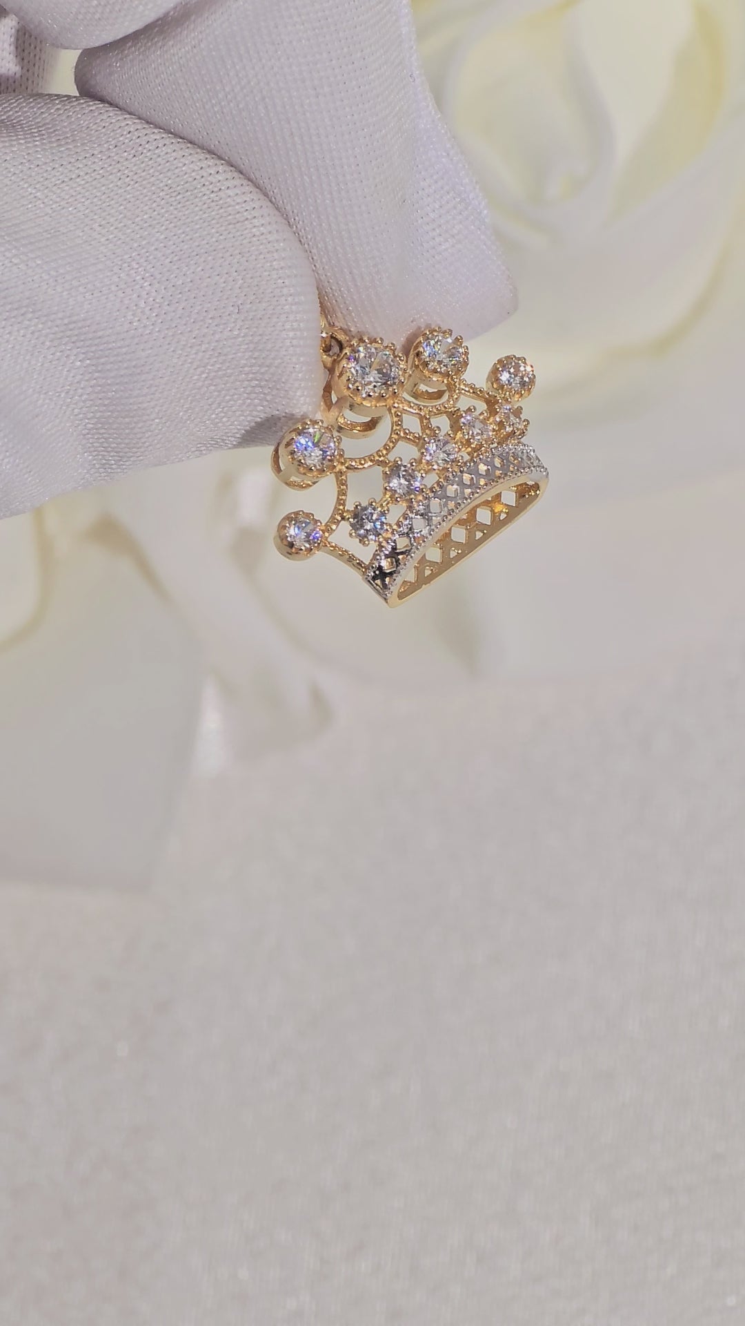 14k 3D Crown Charm Necklace